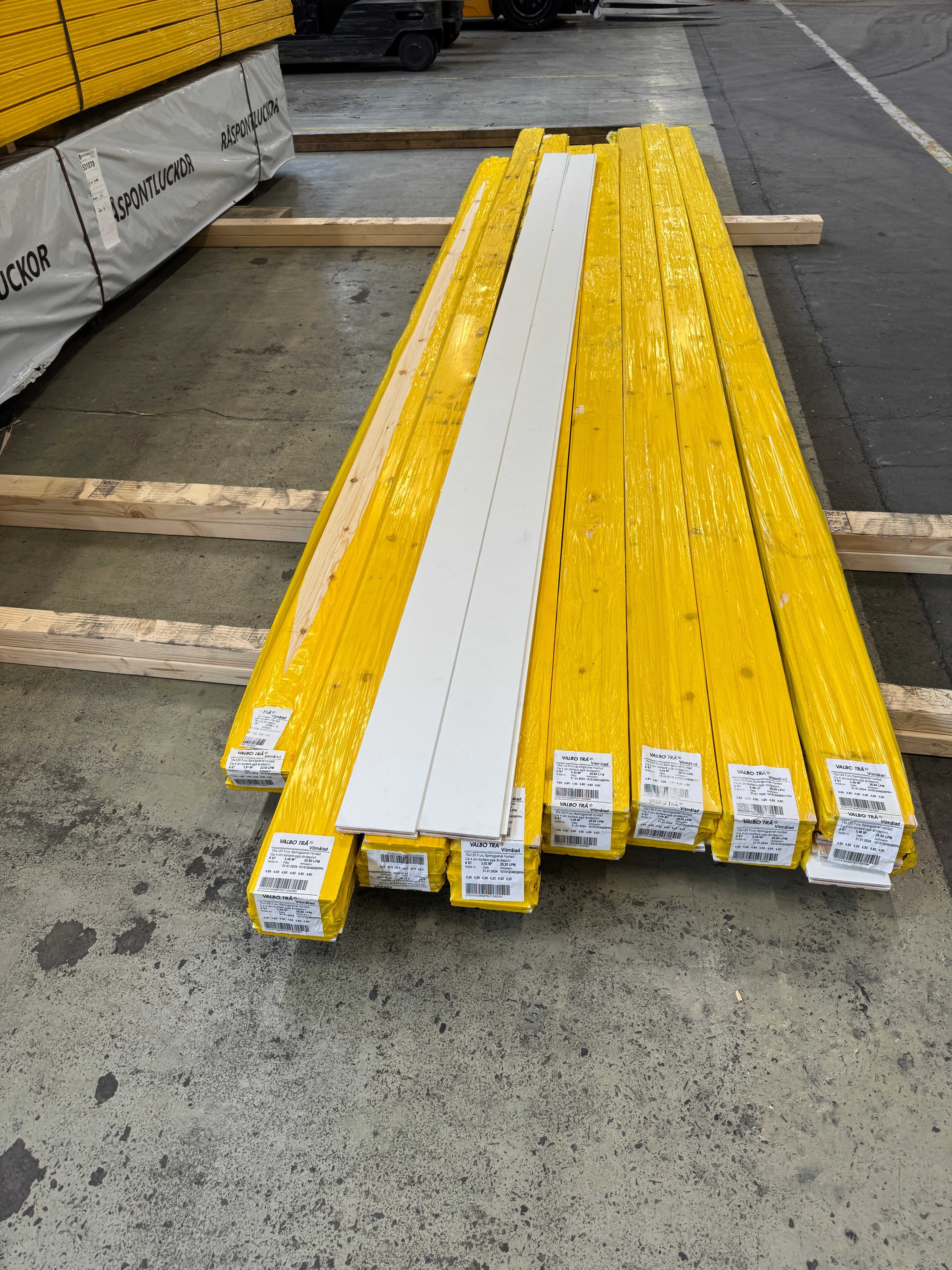 Paket Innerpanel 15x120mm – 8 pkt (3,90–4,76 m, furu, vitmålad)
