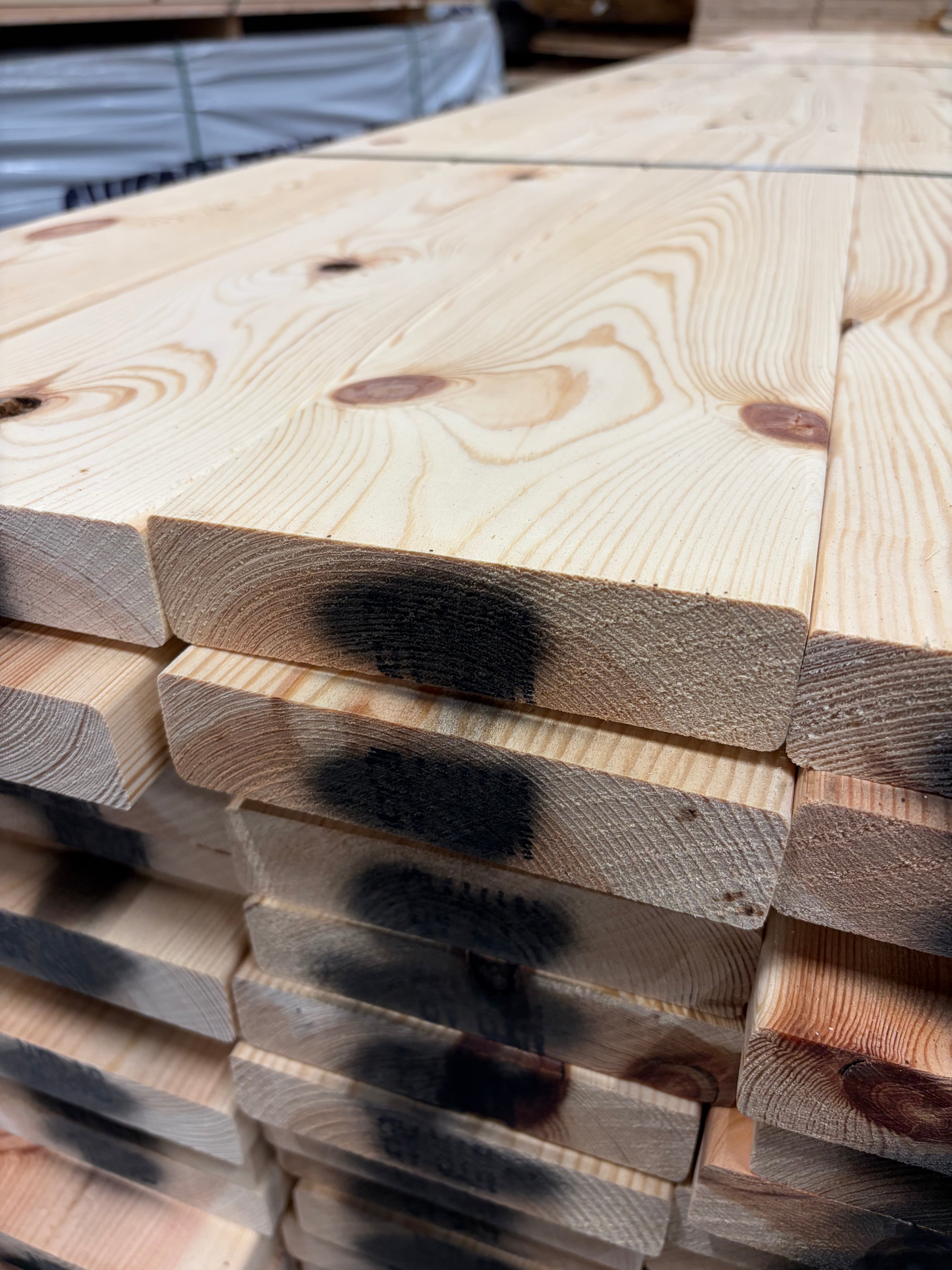 Hyvlad 34x145 Obehandlad Furu (Sekunda)