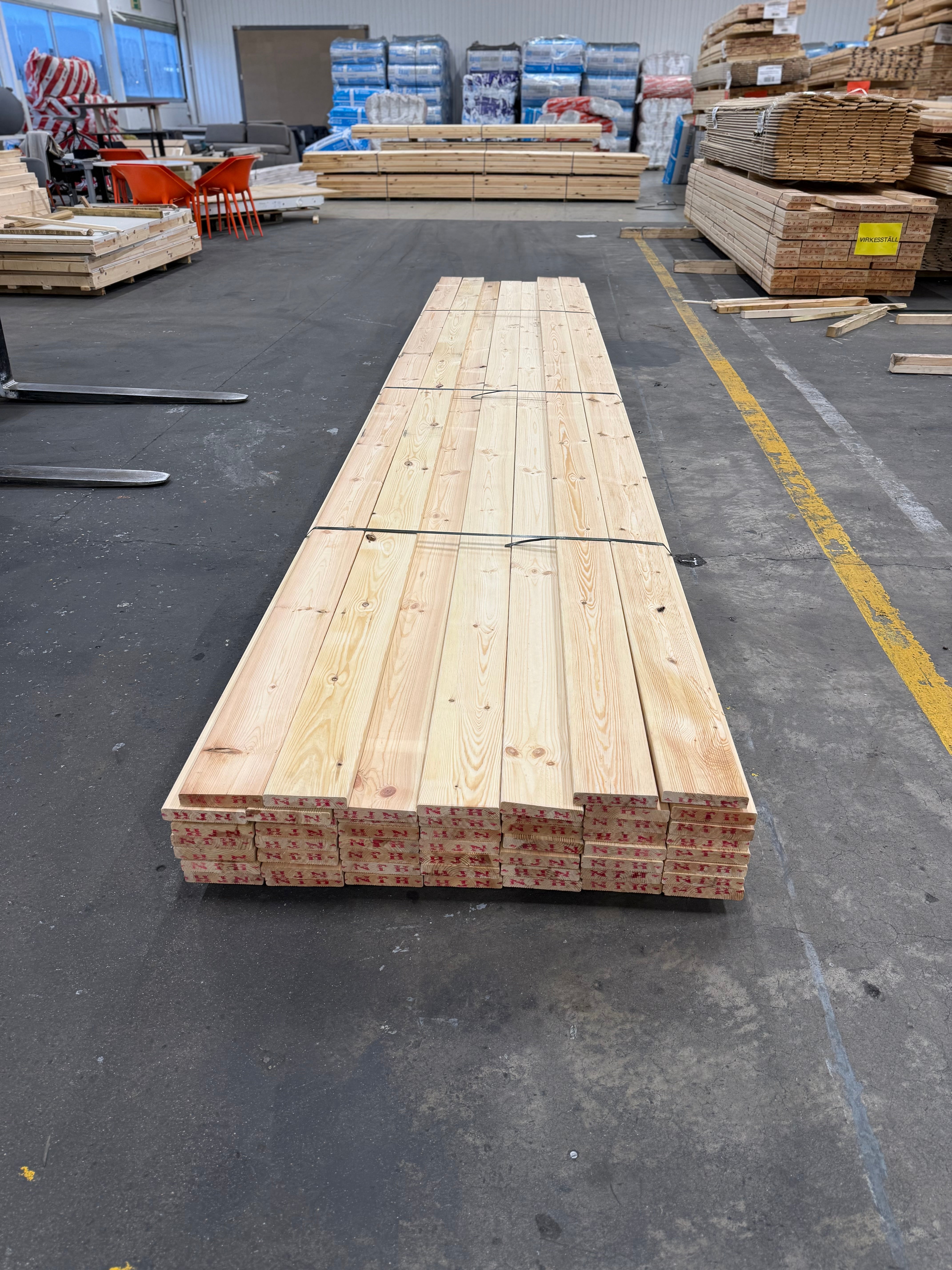 Paket Hyvlade Brädor 27x145mm 5.40m- 53st (Furu Rillad) B- sortering