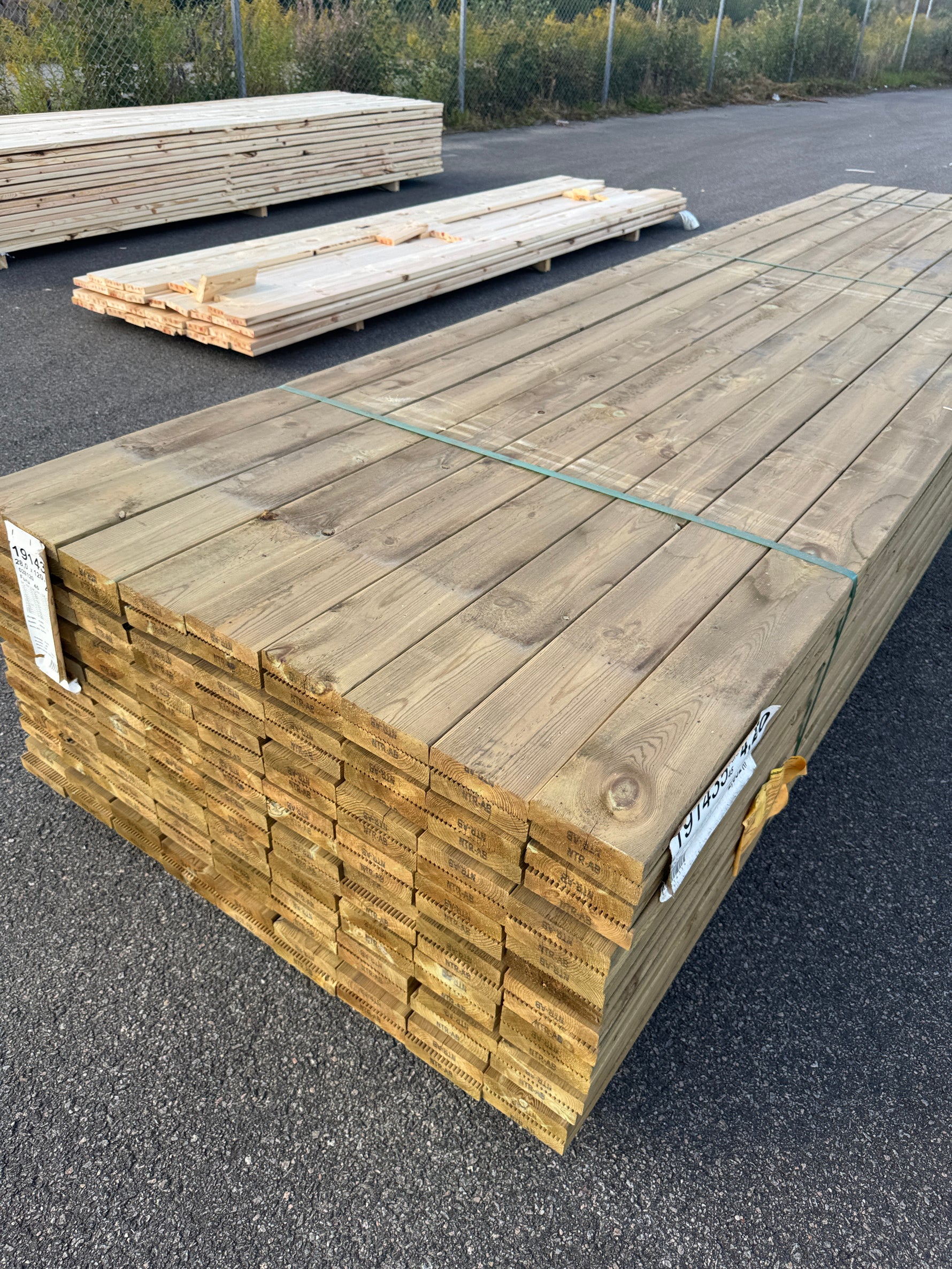 Paket Rillad Trall 28x120 – 144st – 4.20 m – NTR AB A-sortering