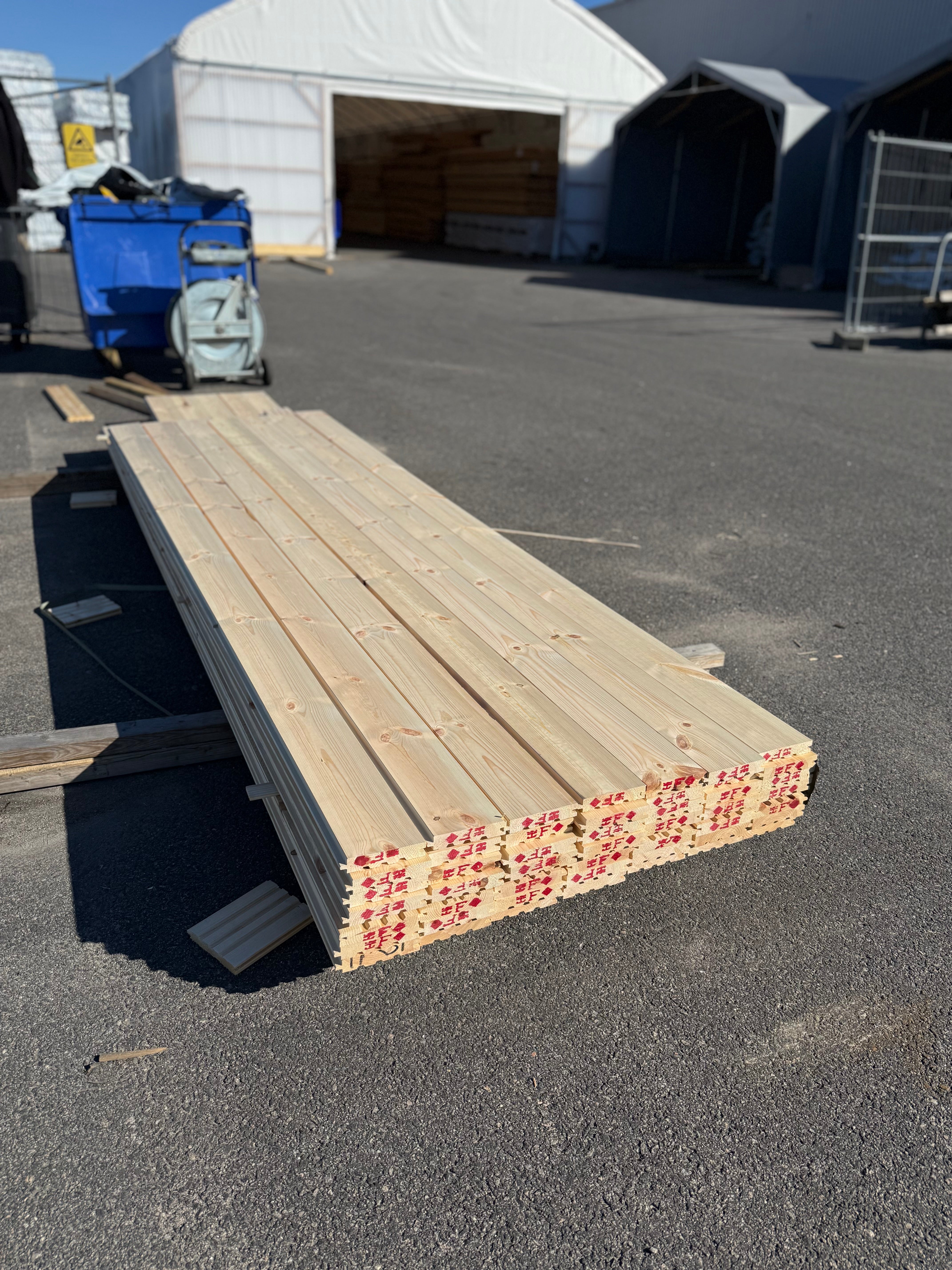 Paket Golv 26,5x142mm – 49 st (3,30–4,50 m, furu, obehandlad)