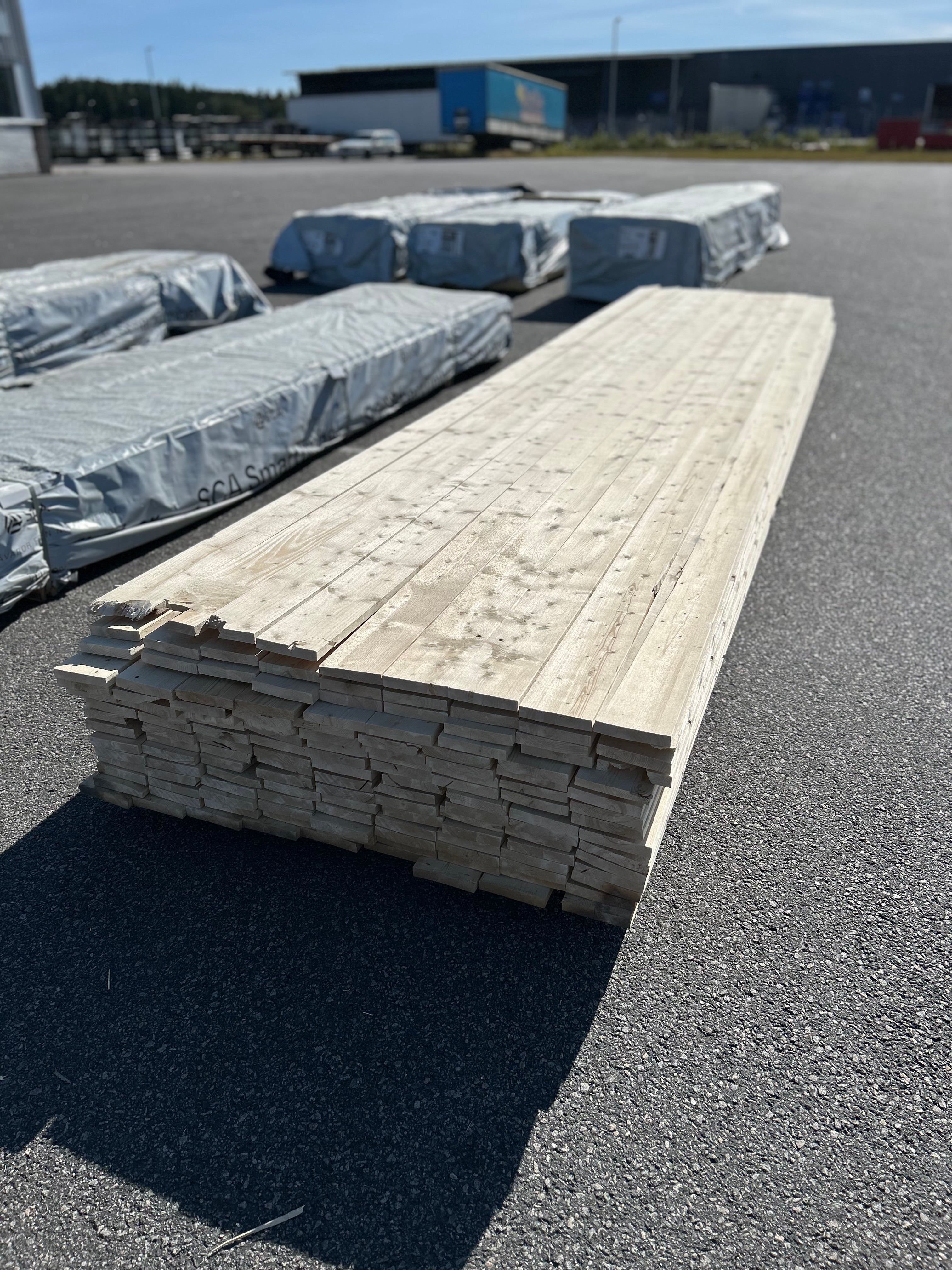 Paket Finsågad Panel 22x120mm 142st 4.80–5.40m – Andra sortering