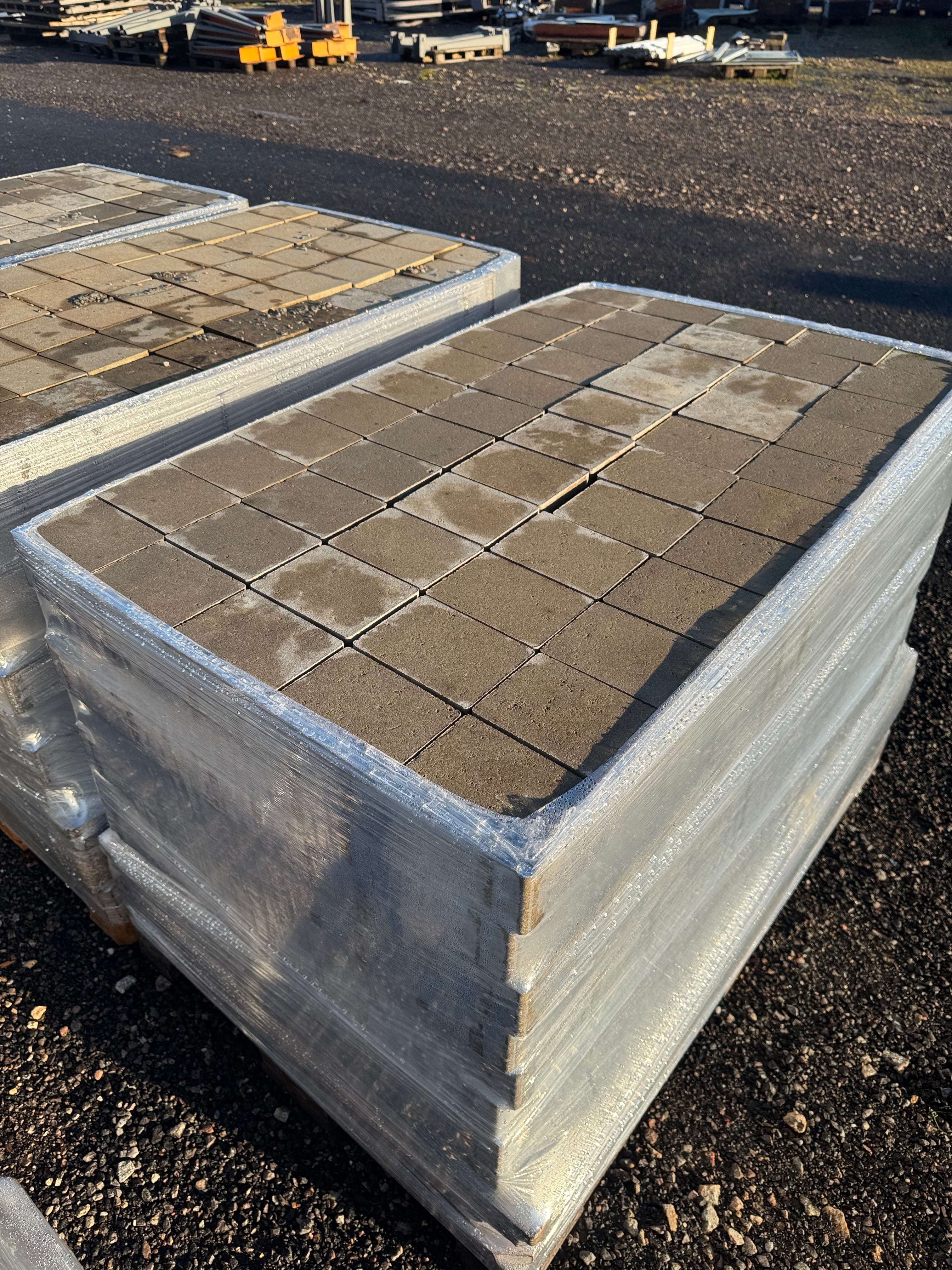 Scala 105x140x70 mm – Naturgrå 170 kr/kvm (2,5 kr/sten)