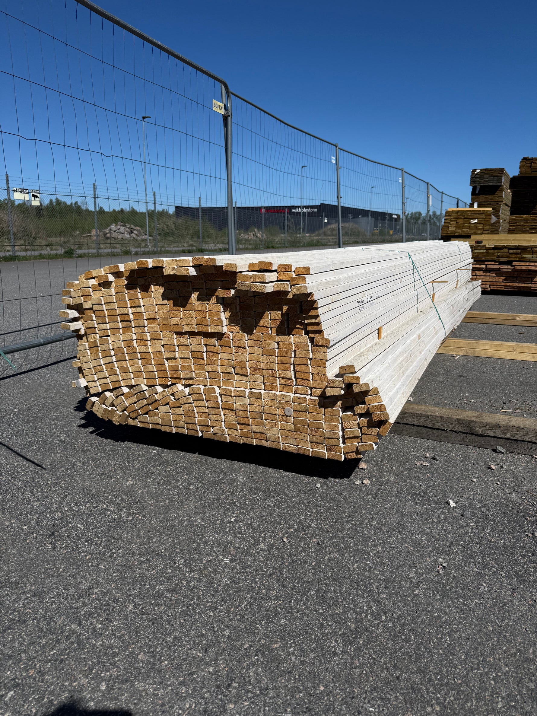 Paket Lockläkt 22x45mm, 489st 4.2m- Grundmålad