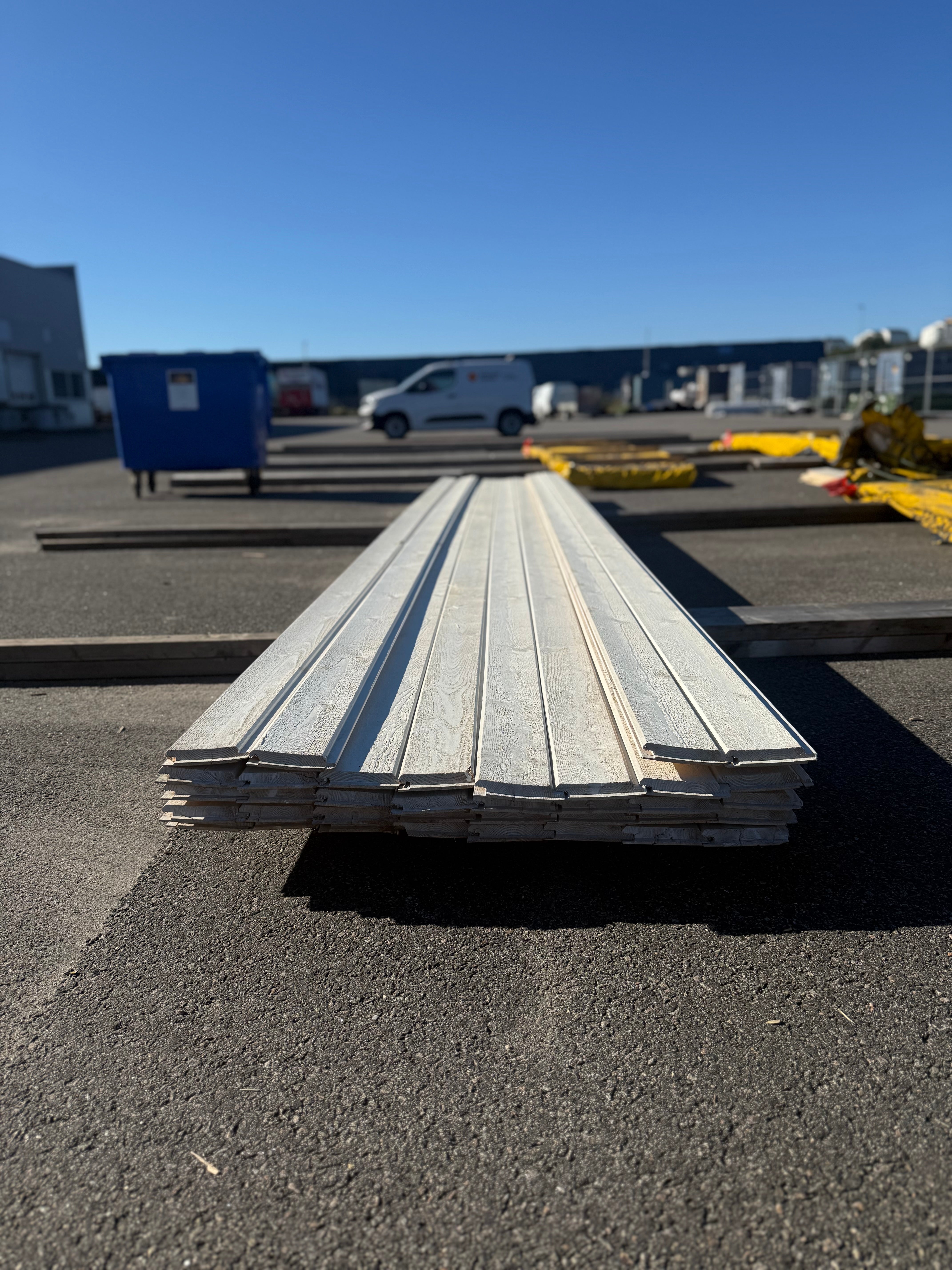 Paket Ytterpanel 22x120mm – 36 st (5,40 m, gran, grundmålad, ändspont)