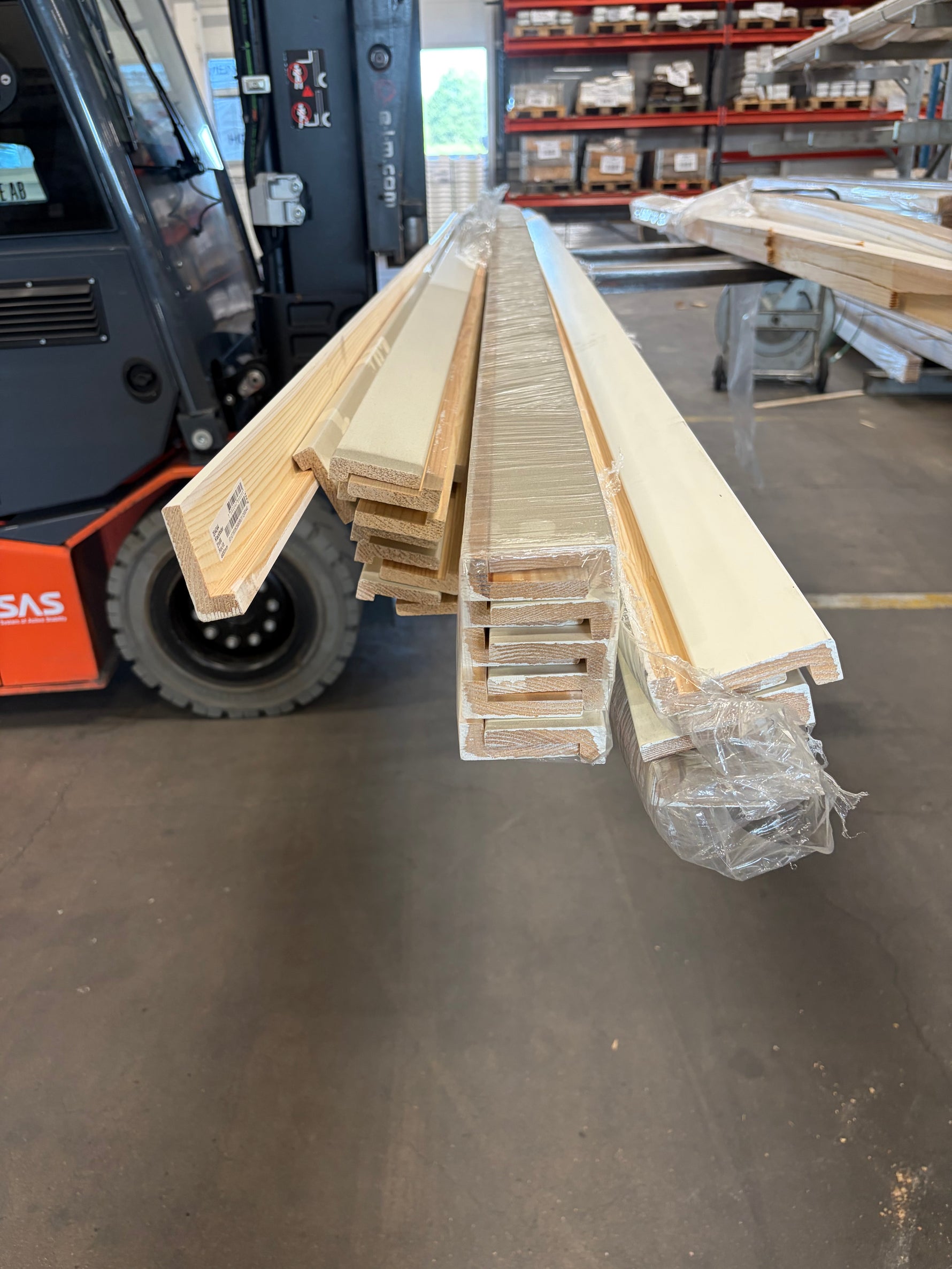 Parti Klackfoder Vitmålad 21x56mm- 4,4m - 28 st