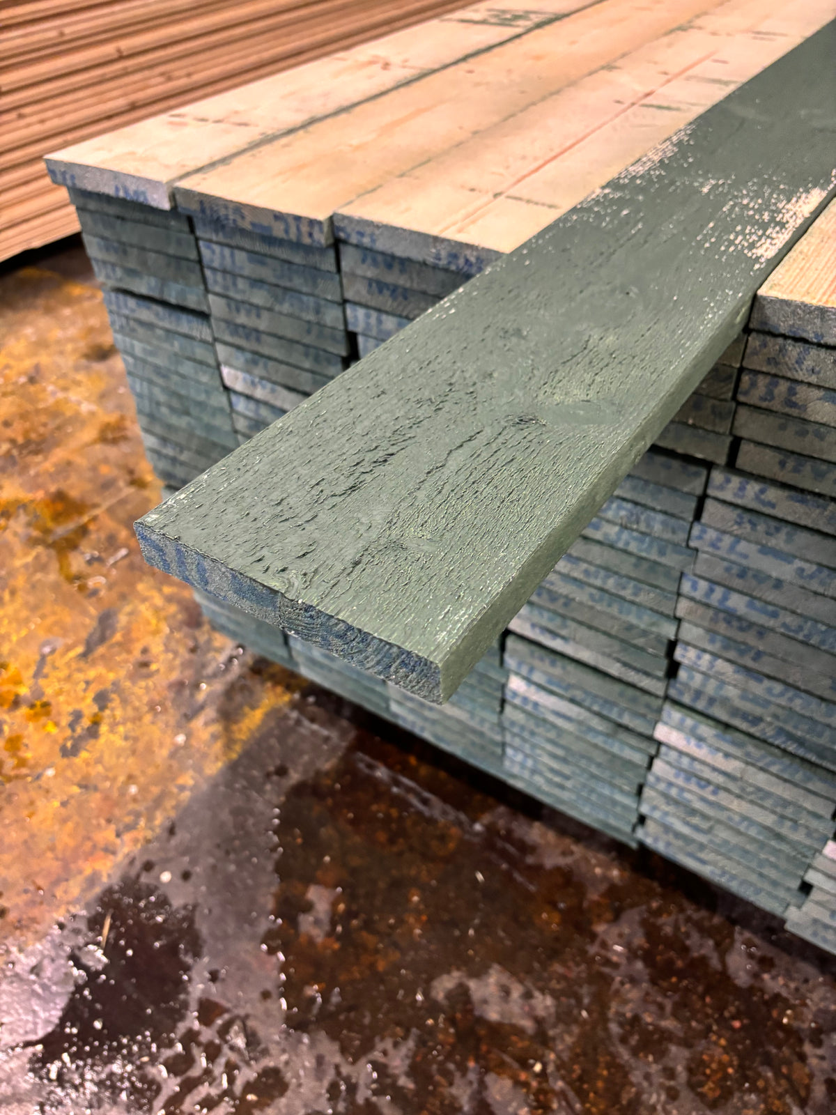 Paket Finsågade Brädor 22×145 mm Mellanstrukna 5,40 m – 175 st