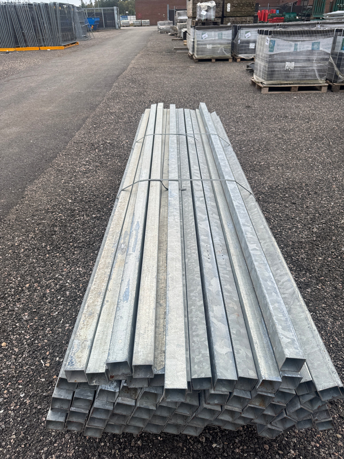 Pall Galvade Fyrkantsrör 50x50mm – 2,76m – ca 75st