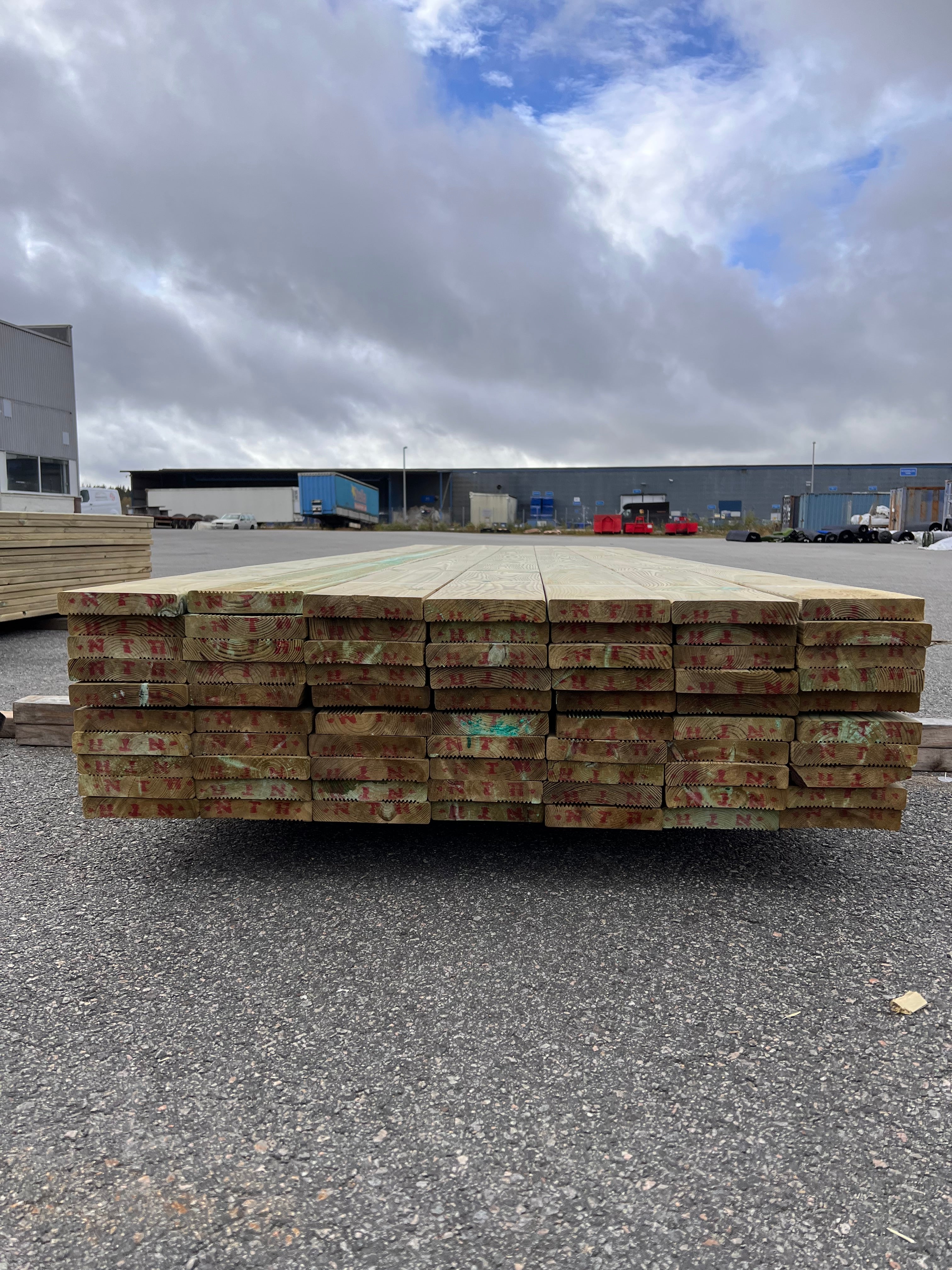 Paket Tryckimpregnerad Trall 27x145 Rillad 70st, 3.60m (B-Sortering)