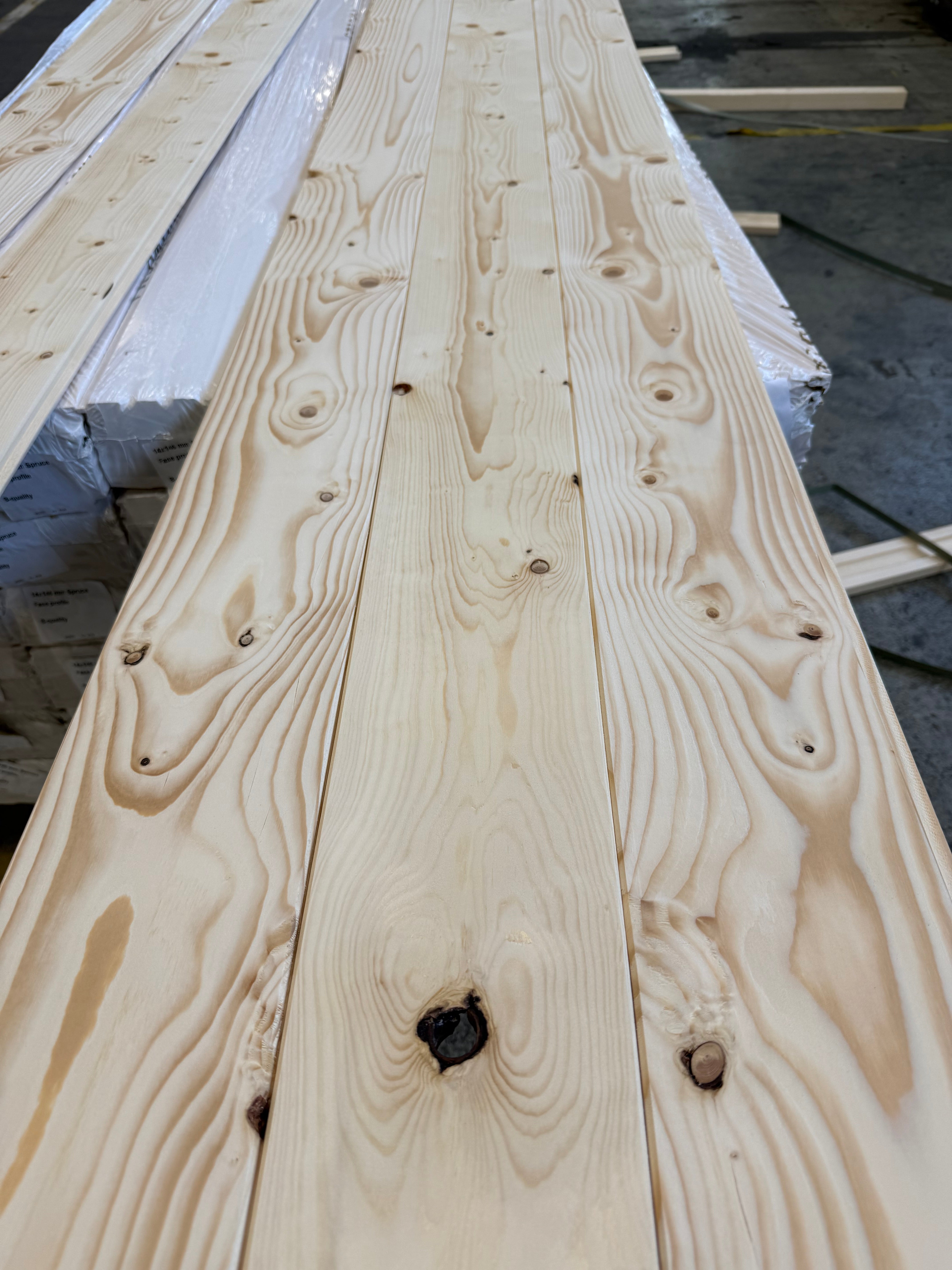 Innerpanel Fasspont 13,5x145mm – B-sortering (Gran, Obehandlad)