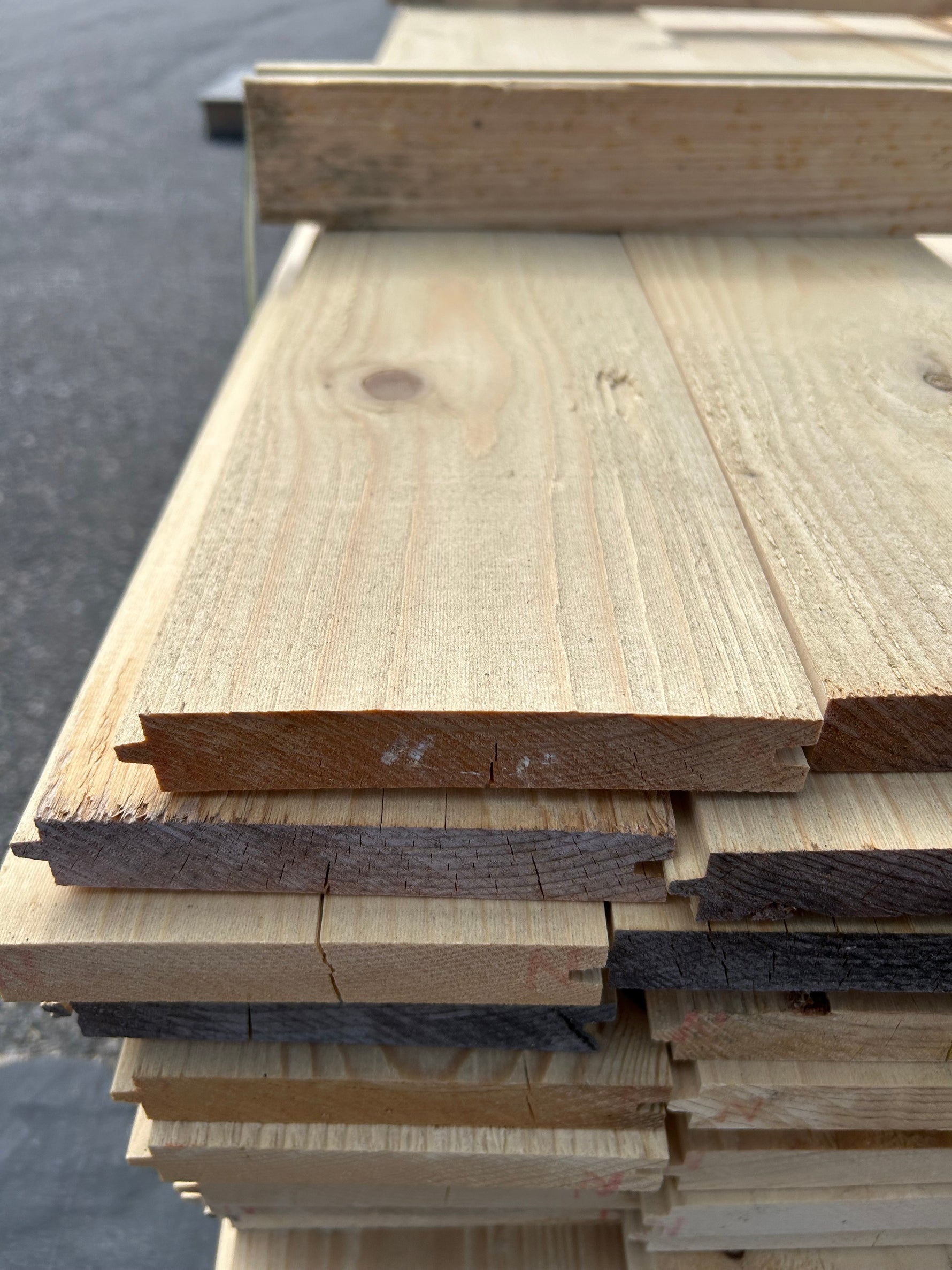 Parti Luckämne 23x145mm 2,70m 102st Gran