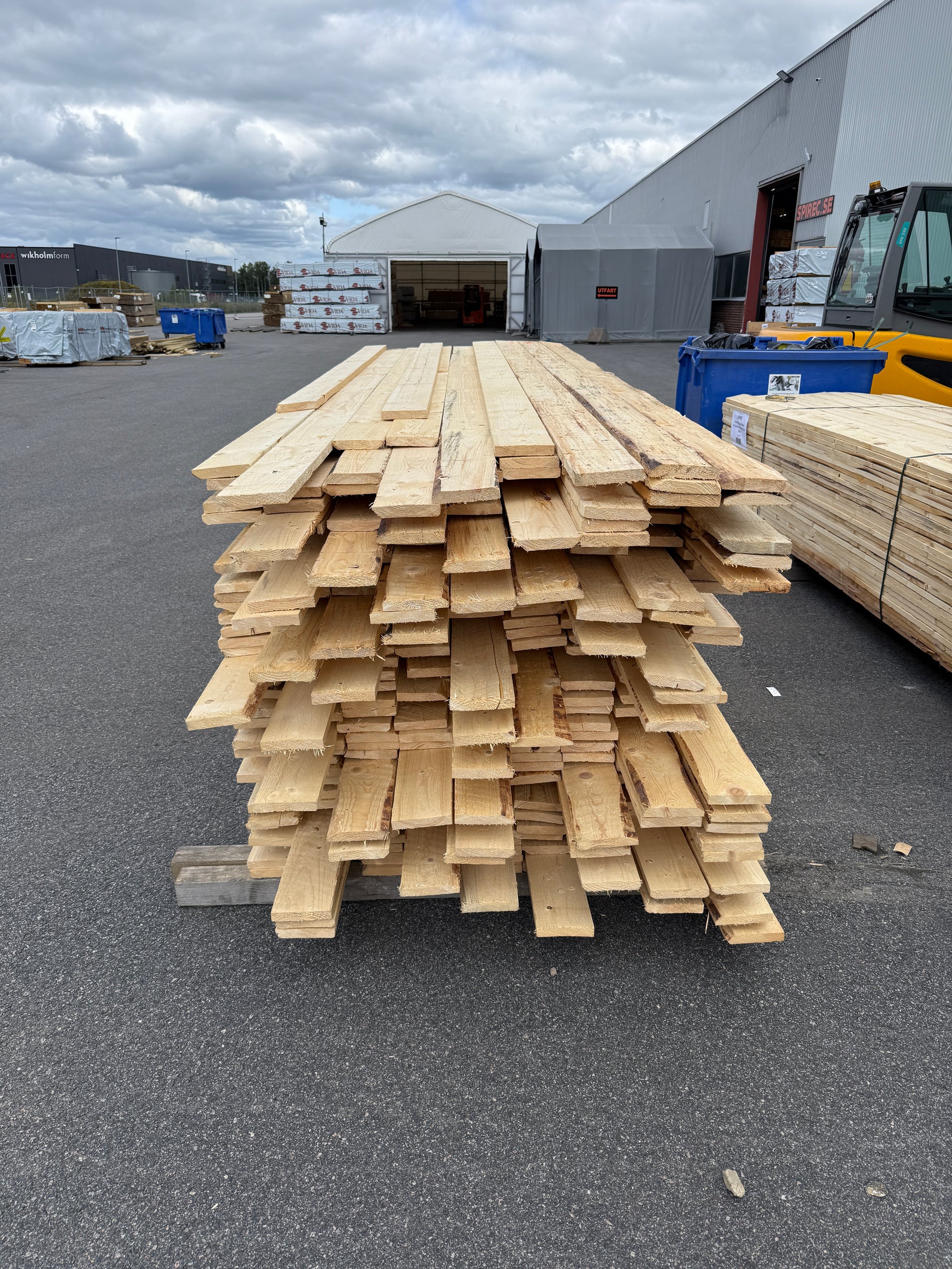 Paket Råsågade Brädor 22×125 mm – 411 st (2,40-3,90m)
