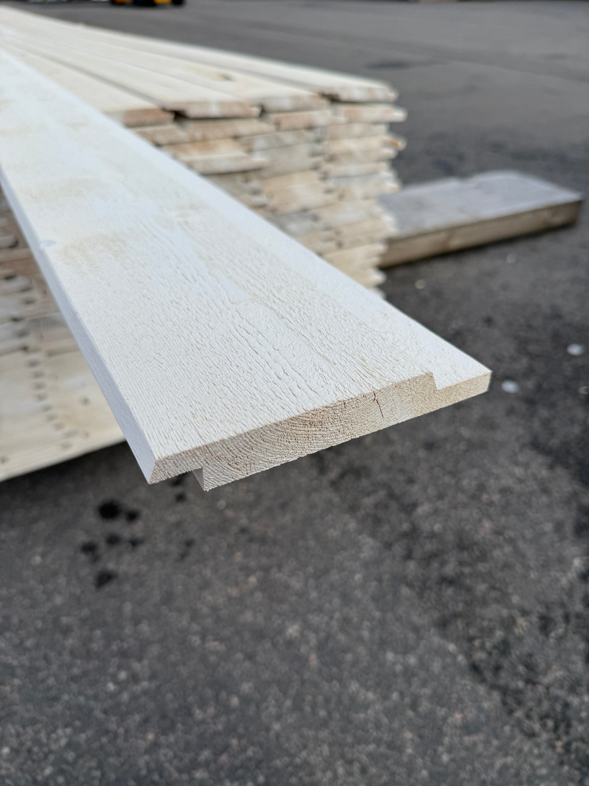 Falsad Spårpanel 22x145mm 4,50m – Grundmålad (Säljs per styck)