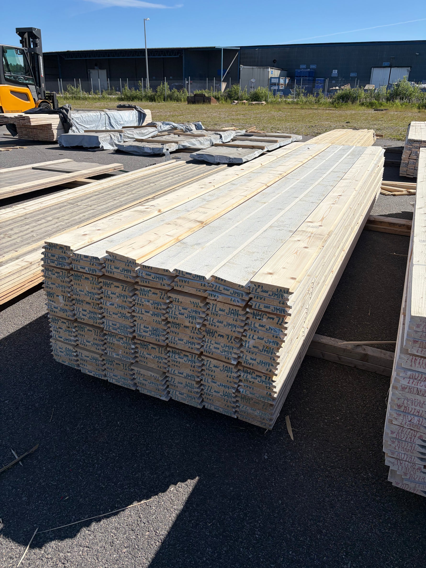 Paket Ytterpanel Dubbelfas Halvspont 22x145mm, 163st 4.20m Grundmålad