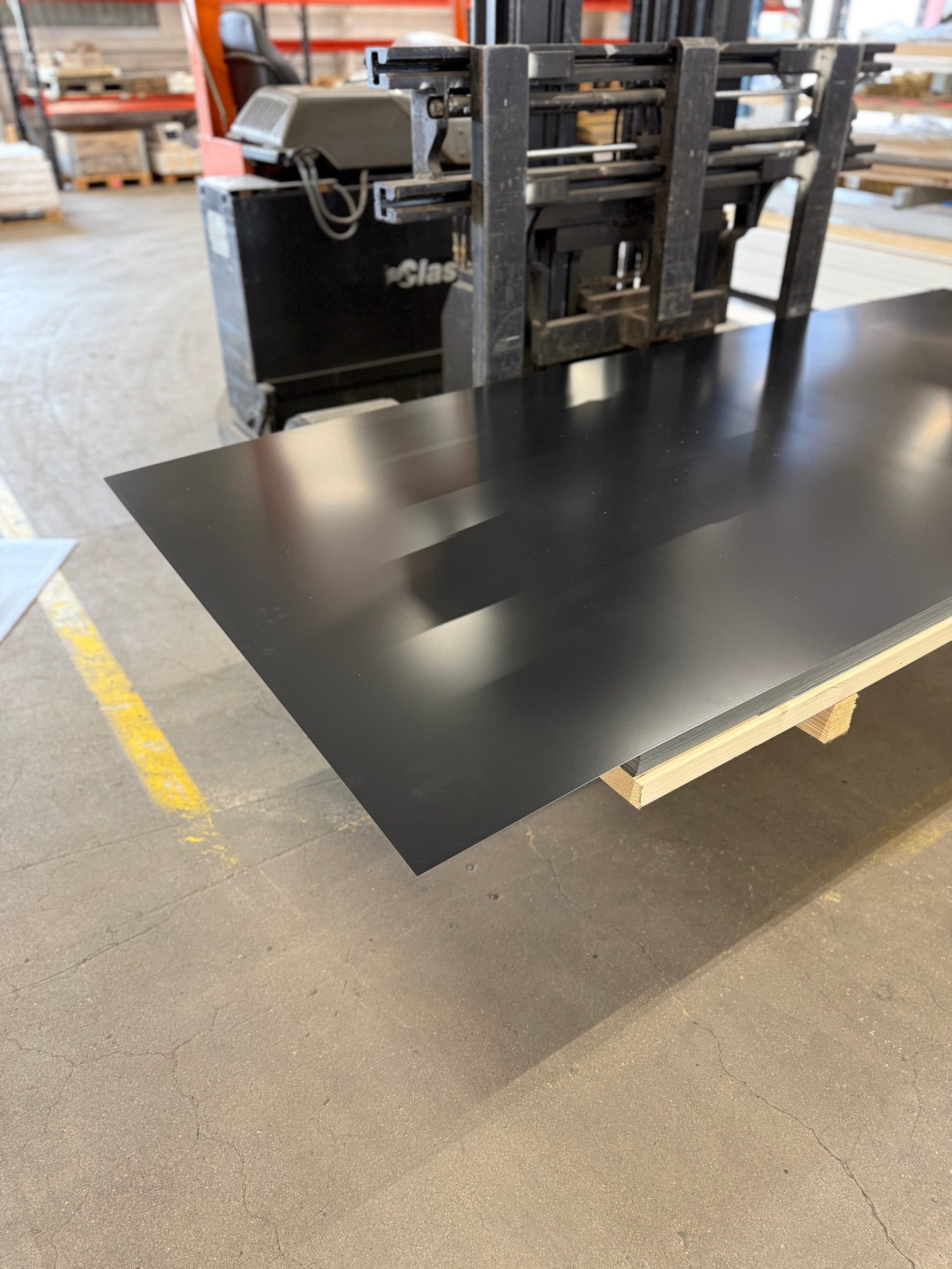 Slätplåt 1230x2500mm- Svart 0,5mm - Spirec