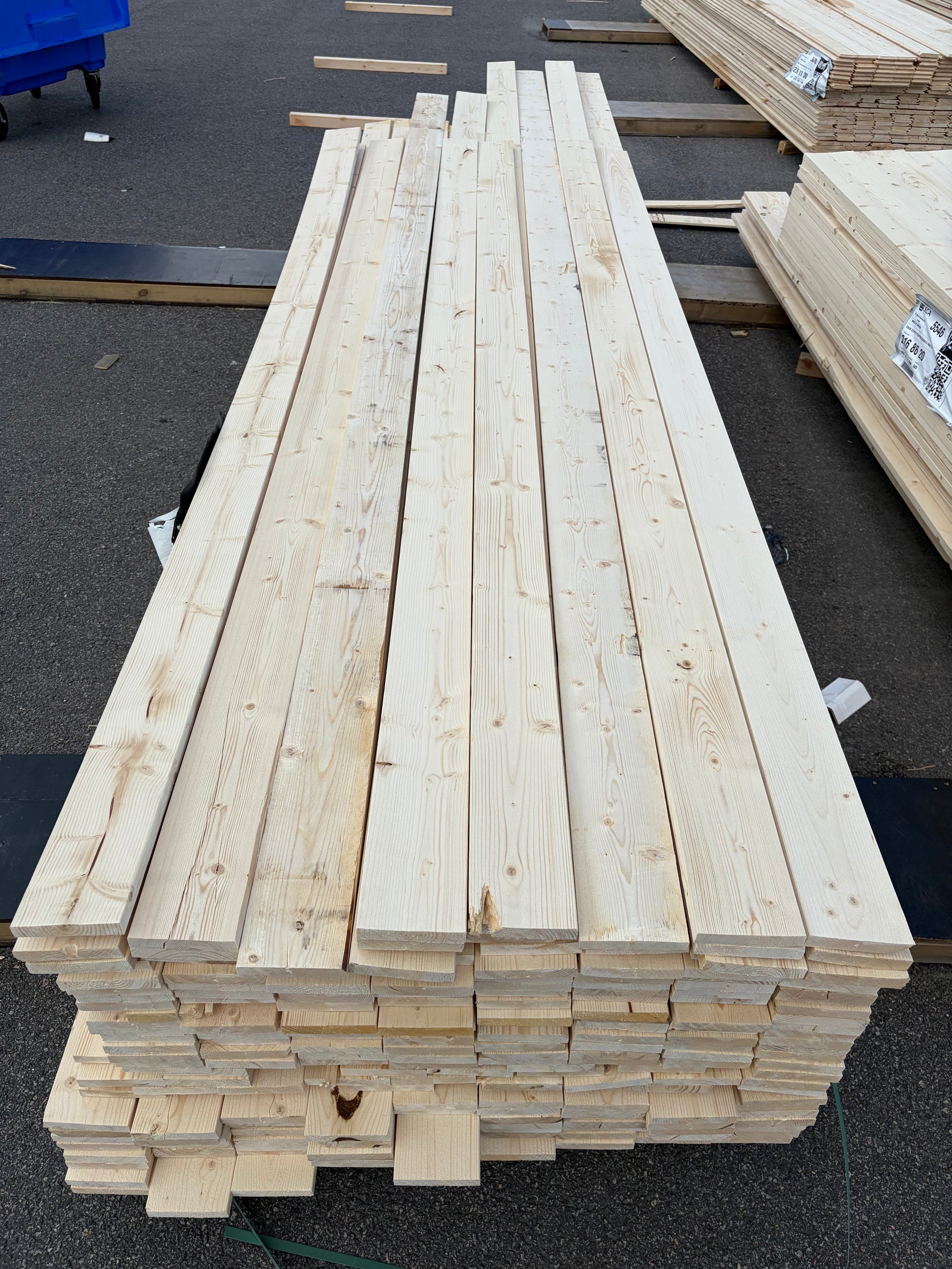 Paket Finsågade Brädor 22x120mm, 233st 3,0–4,80m (Andra sortering)