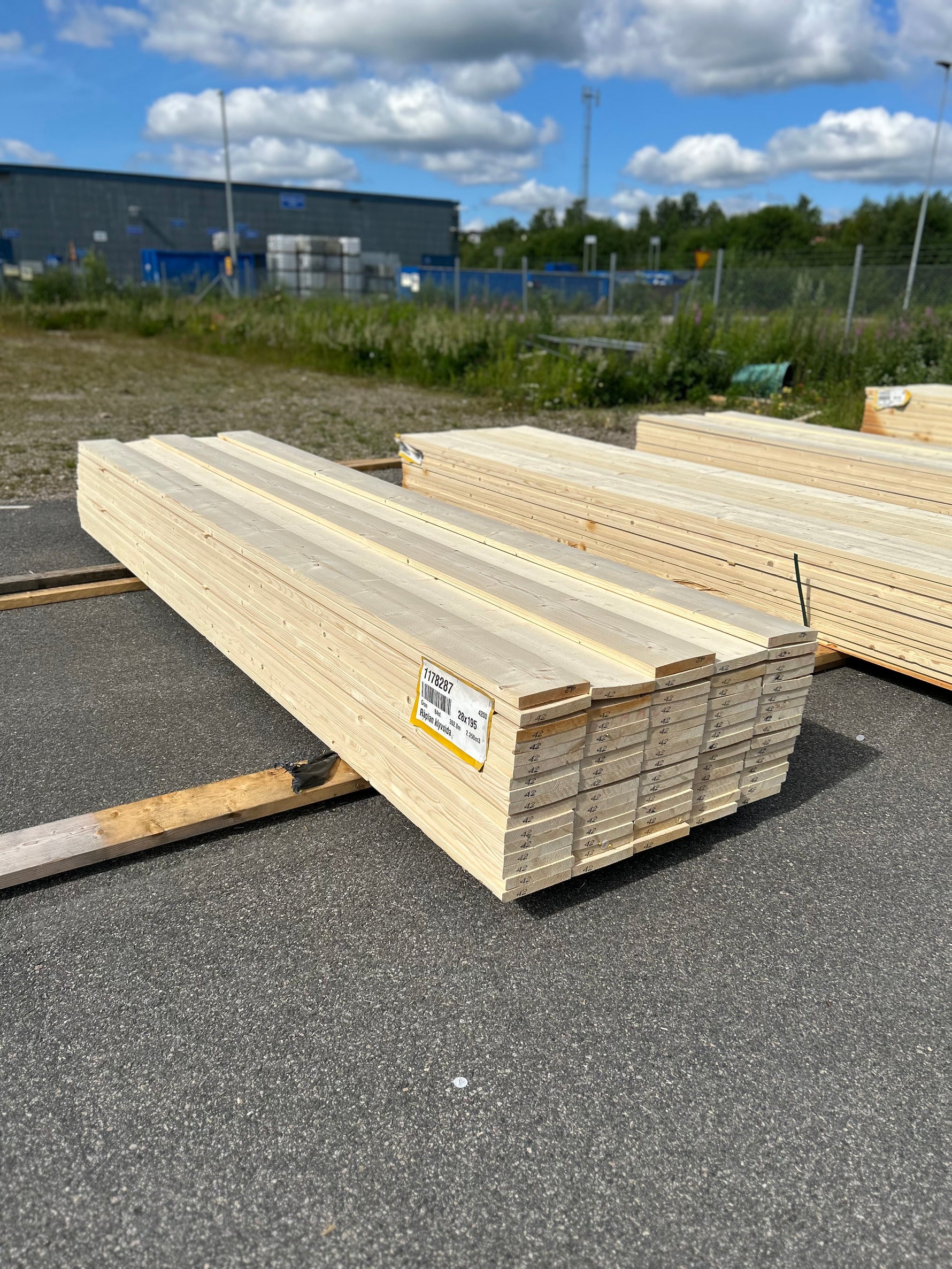 Paket finsågade Brädor 28x195mm 78st 4.20m Obehandlade