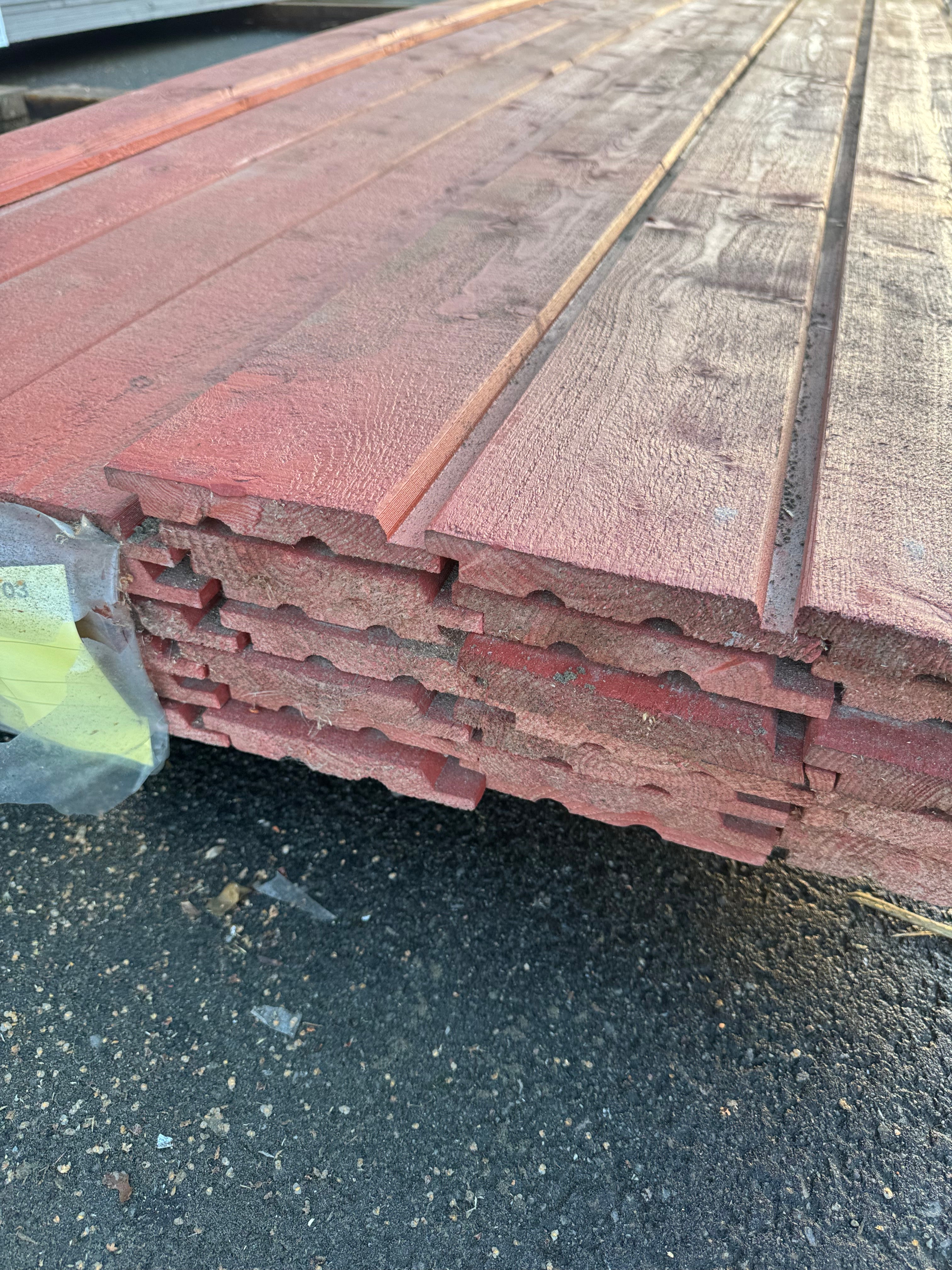 Paket Ytterpanel Falsad Enkelfas 21x147 mm – 46 st (5,10 m, Brandröd)