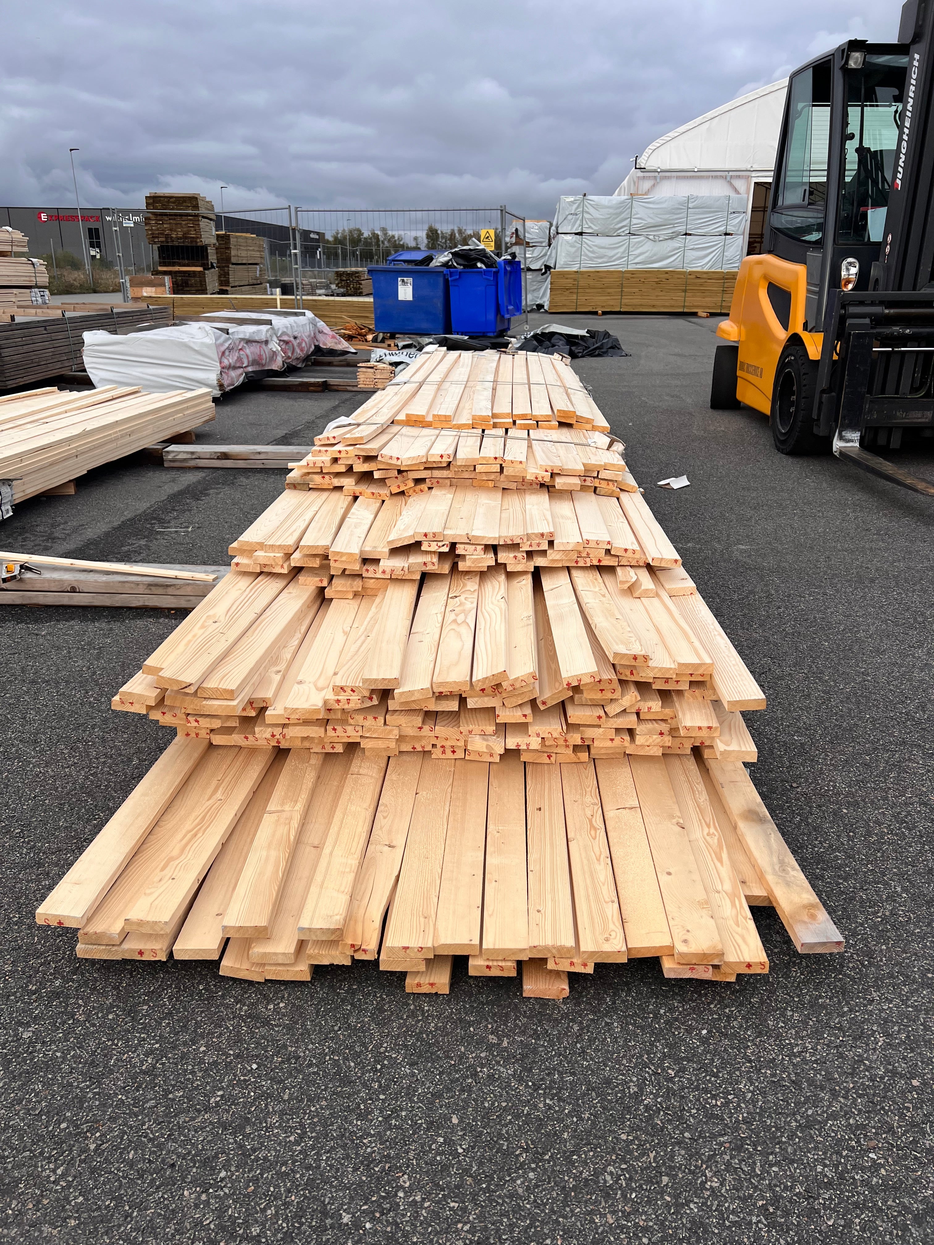 Paket ytterpanelbräda 22x070 262 st 3.0 - 5.40m obehandlad