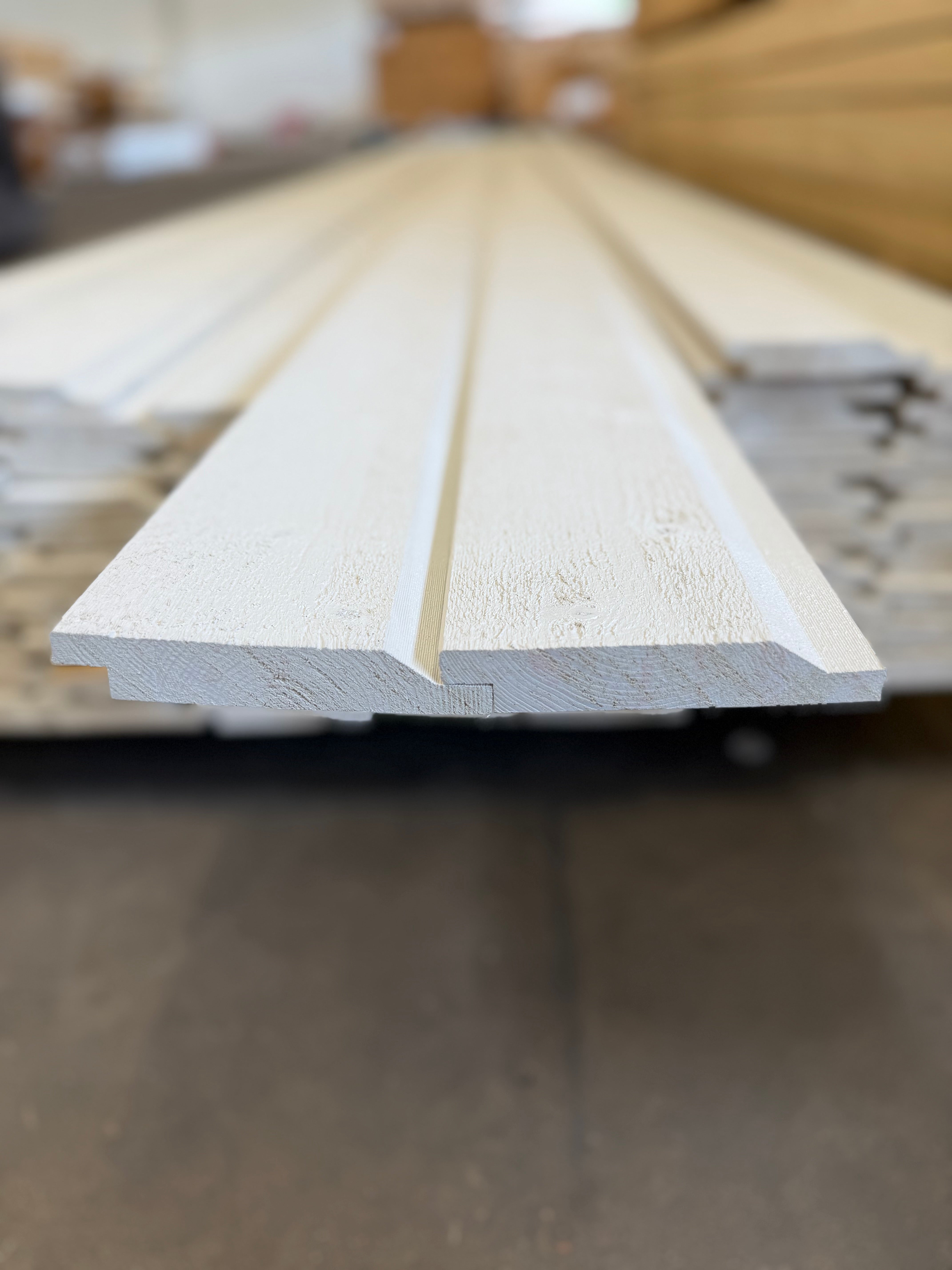 Paket Falsad Enkelfasspont 22x120 mm – 5,40 m – 86 st – Grund + Mellanstruken Vit