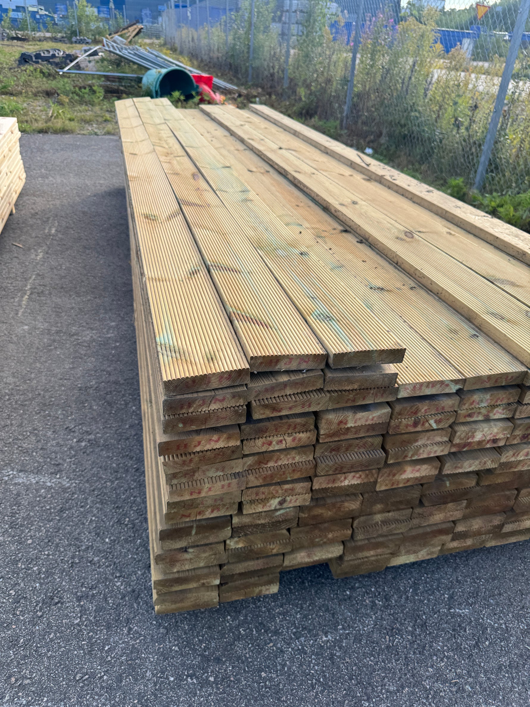 Paket Rillad Trall 28x120 – 144st – 3.60 m – NTR AB A-sortering