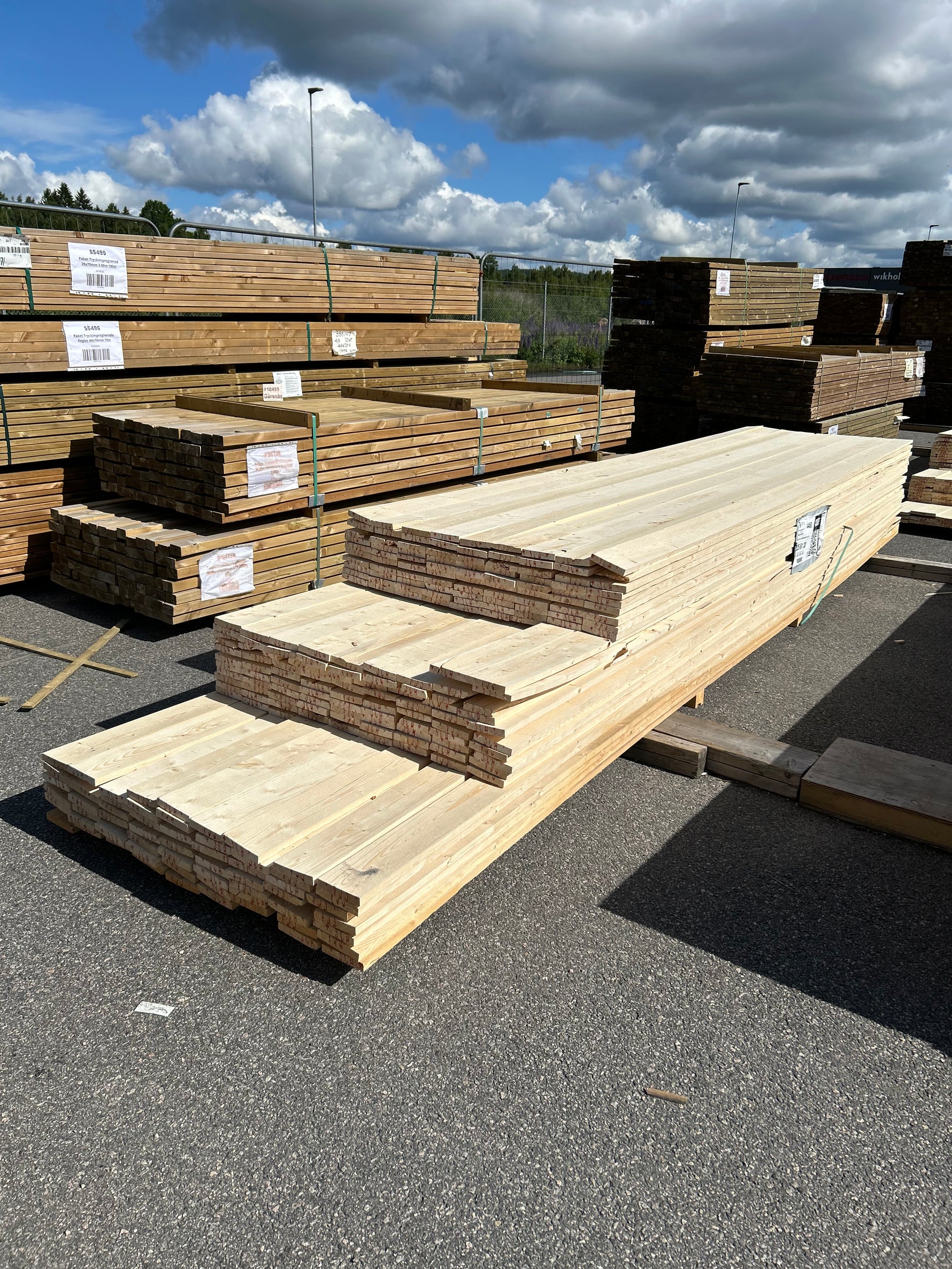 Paket Finsågade Brädor 22x120mm, 235st 4,20–5,40m (Andra sortering)