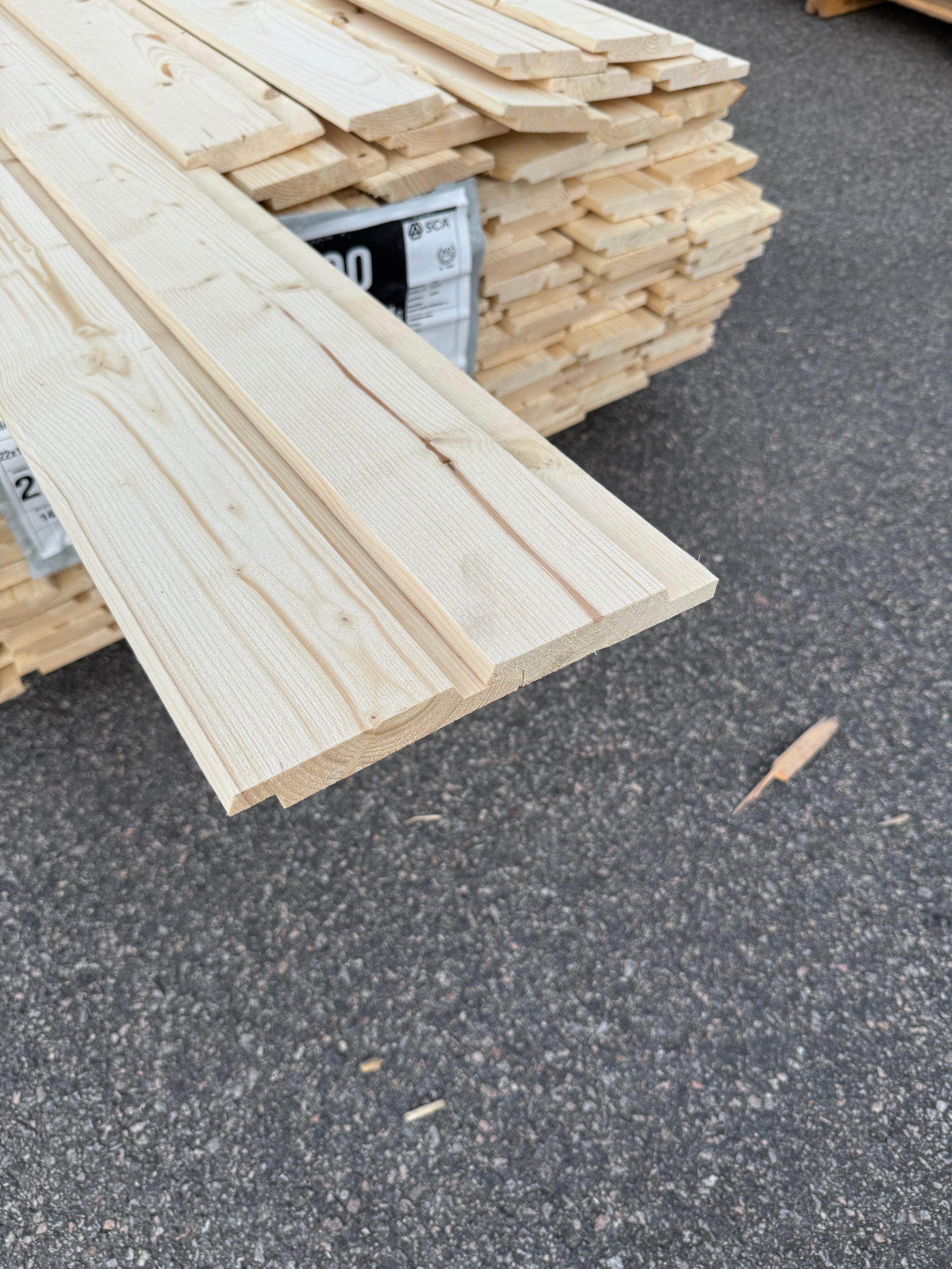 Parti Spårpanel 22x120 mm – 4,20 m 142st (Andra sortering)