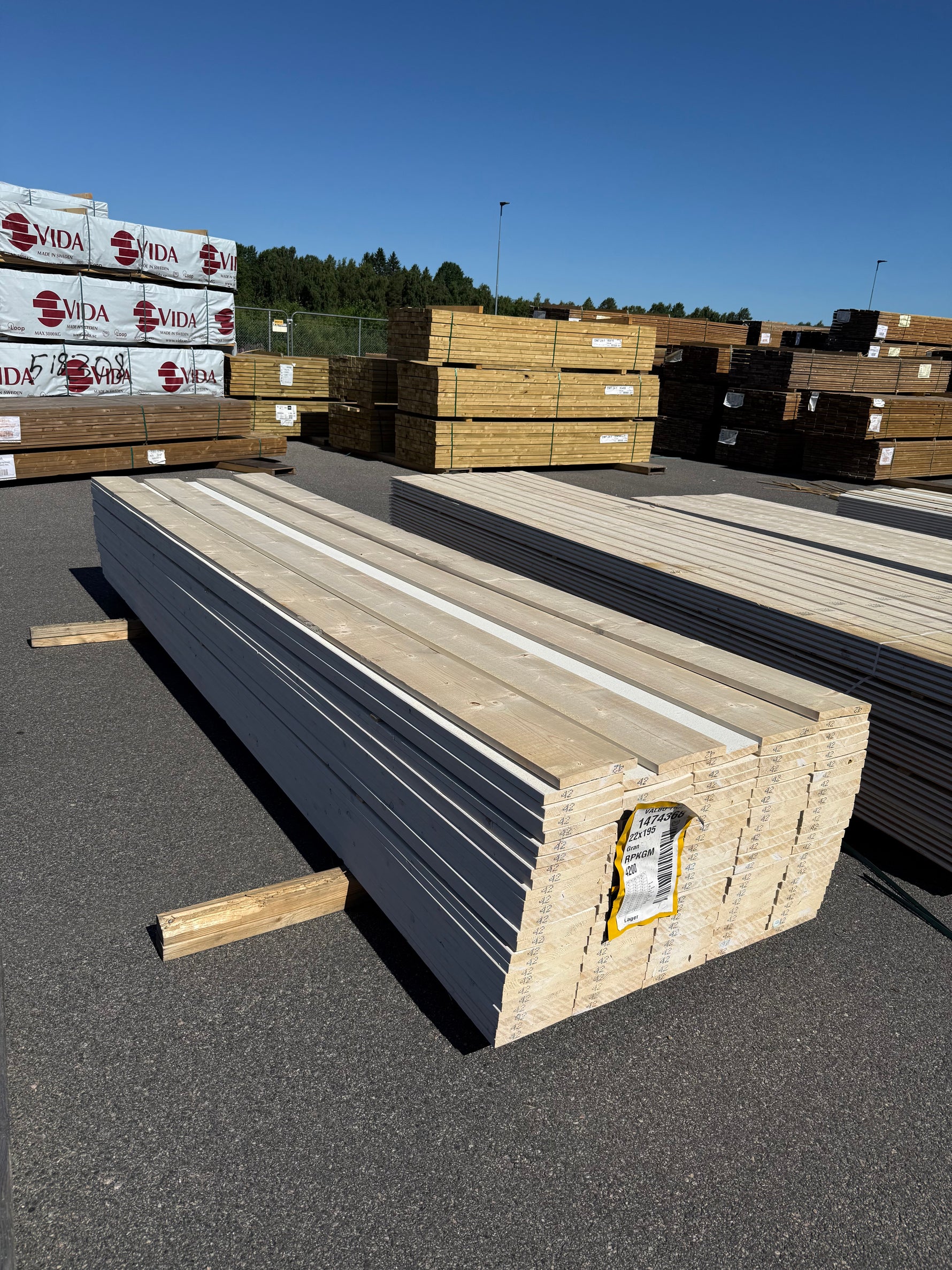 Paket Finsågade Brädor 22x195mm 4.20m 121st Grundmålad