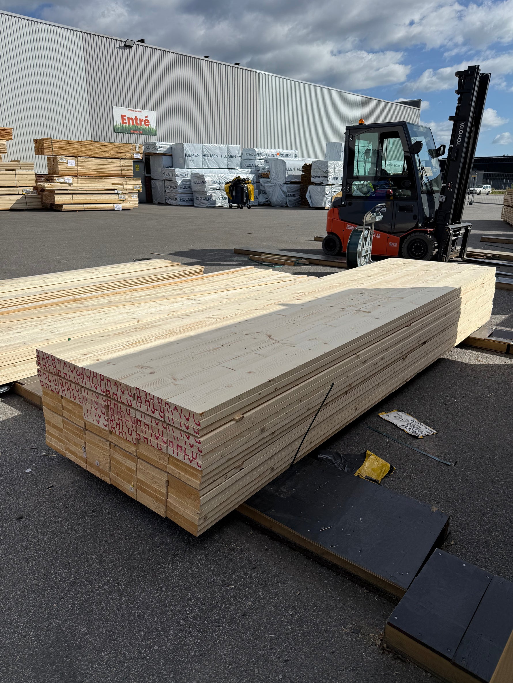 Paket Finsågade Brädor 28x170mm, 102st 3,90m