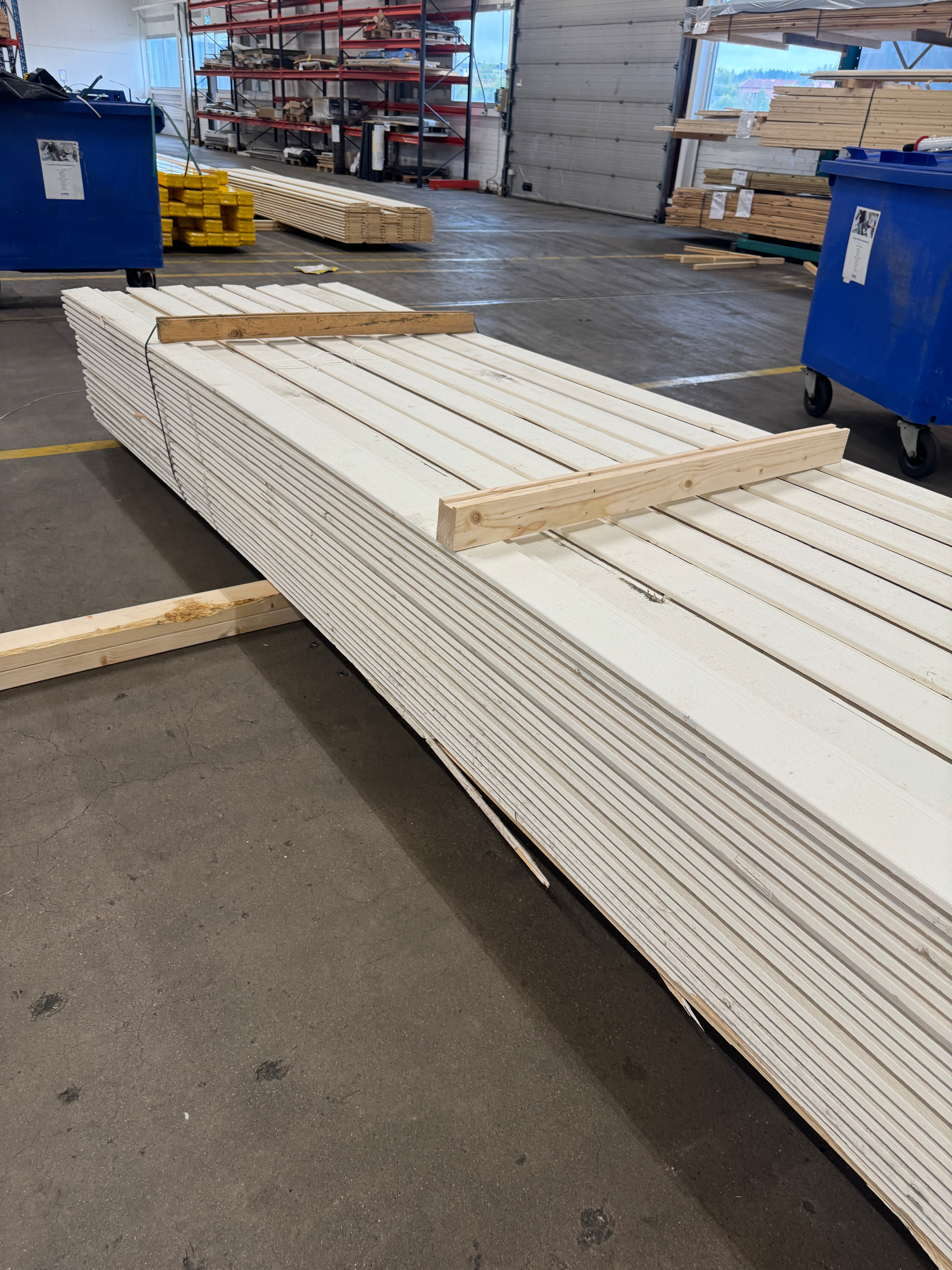 Paket Ytterpanel Enkelfas Halvspont 22x120mm – 164 st (4,80–5,40 m, gran, vitmålad)