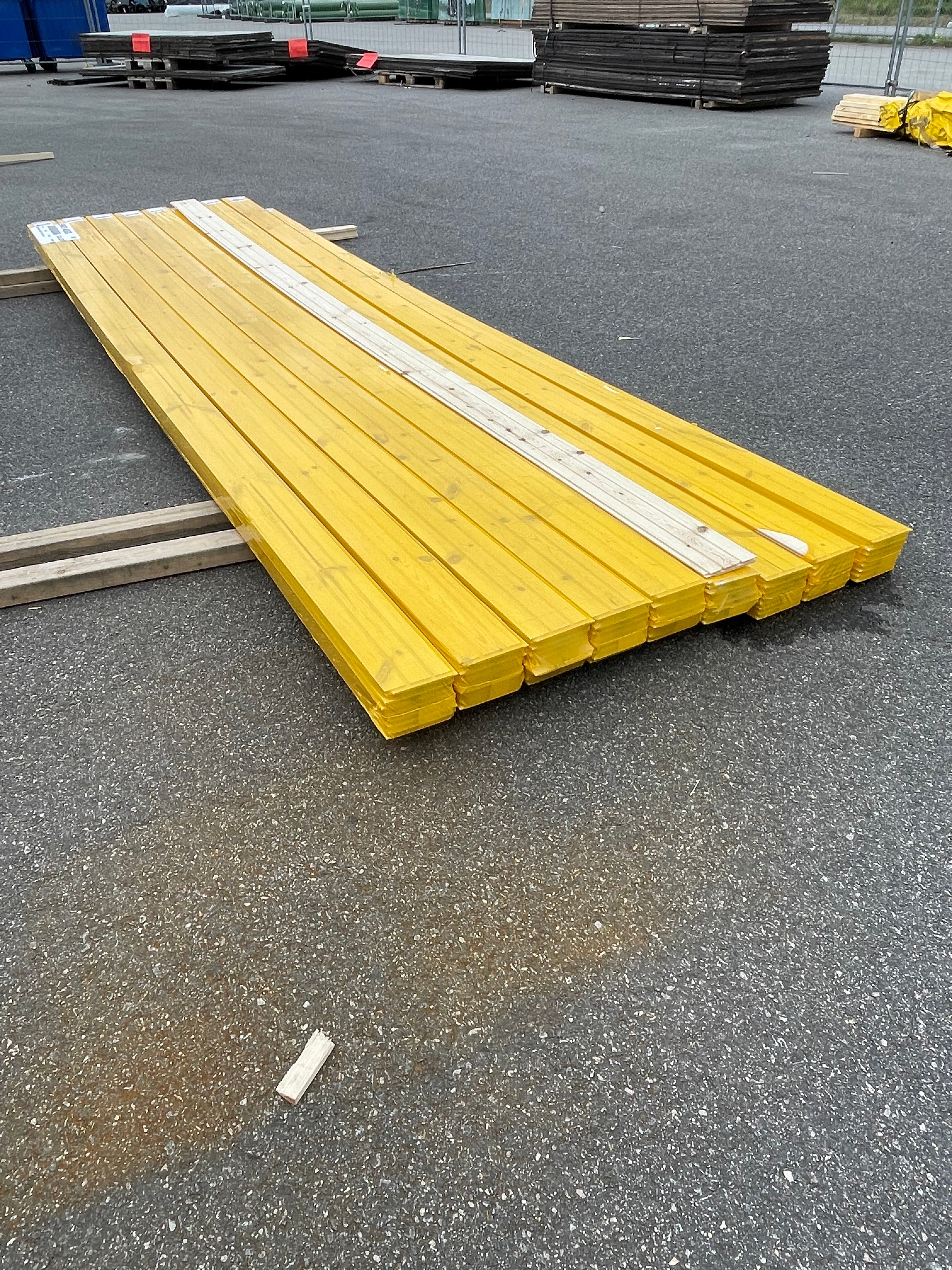 Paket Spårpanel Furu 12x120 mm – 3,56 m – 72 st – Sekunda (4019)