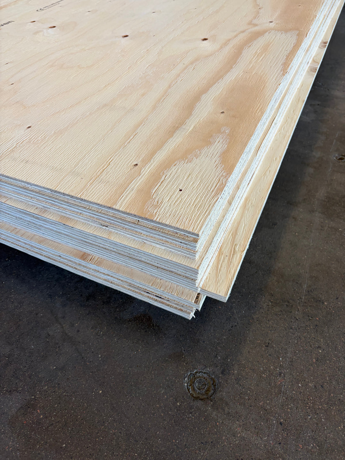 Paket Konstruktionsplywood 12×1200×2400 mm – 11 st