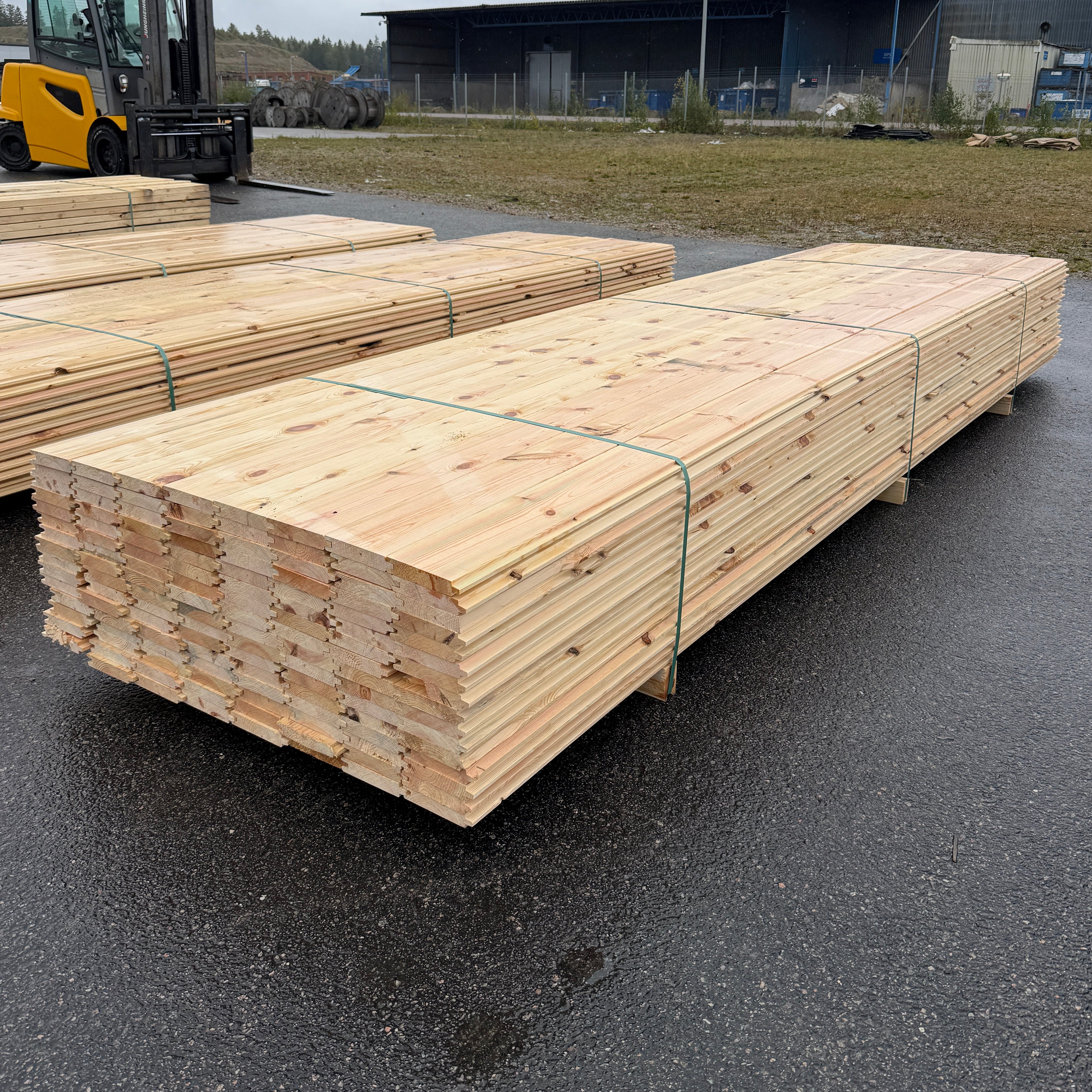 Paket Spontad Panel 27x145mm 4,20m – 128st