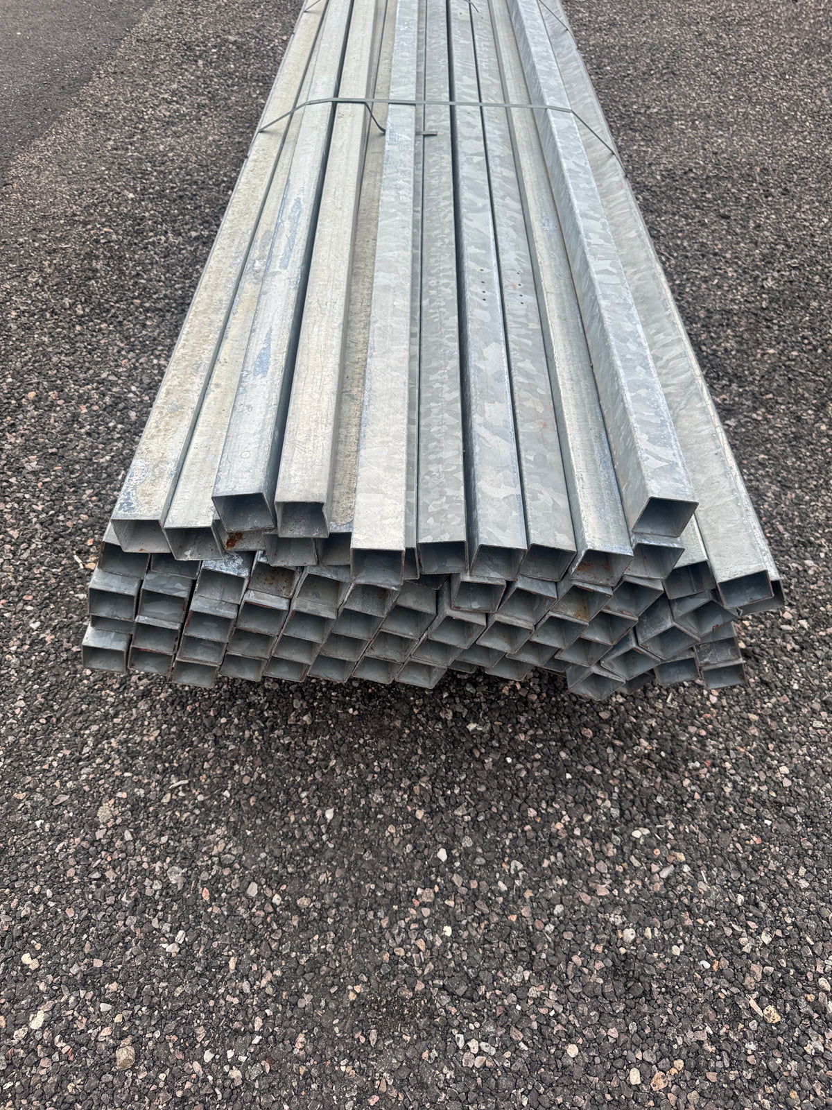 Pall Galvade Fyrkantsrör 50x50mm – 2,76m – ca 75st