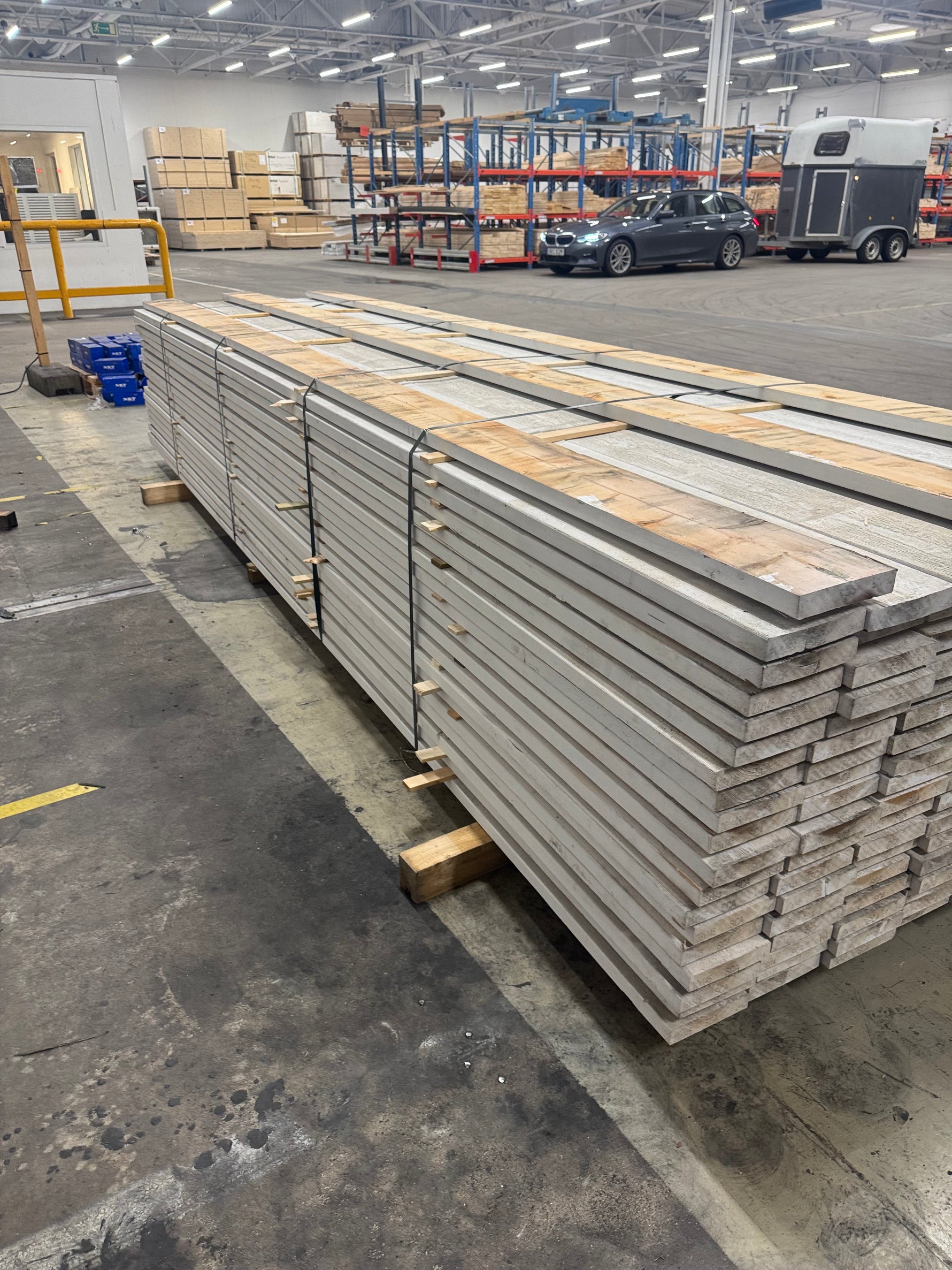 Paket Finsågad Panel 28x145mm- 4.20m, 129st vit/ljusgrå - Spirec