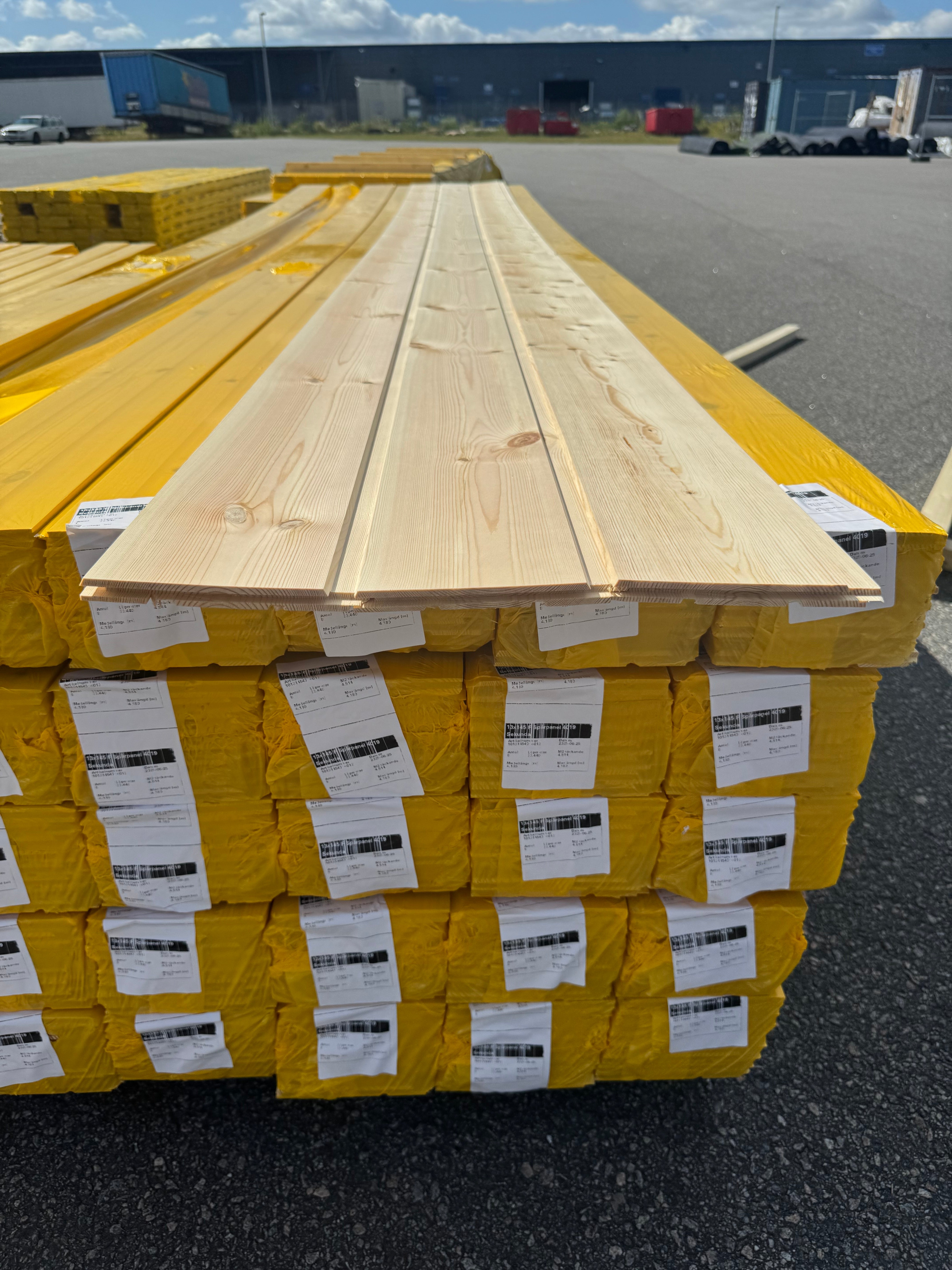 Spårpanel 13x145 Furu – Sekunda (obehandlad)