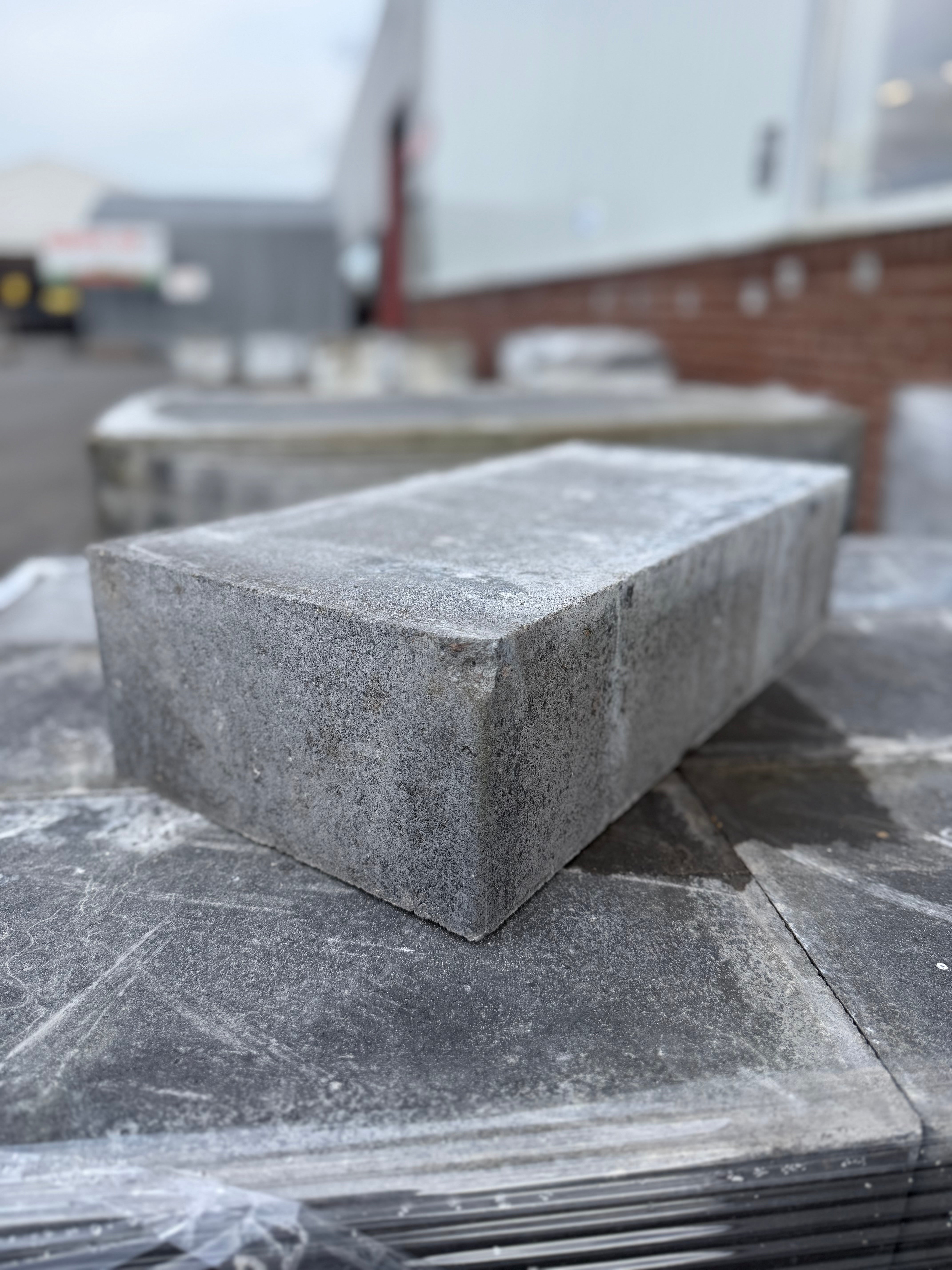 Kantblock 250x500x130mm – Antracit