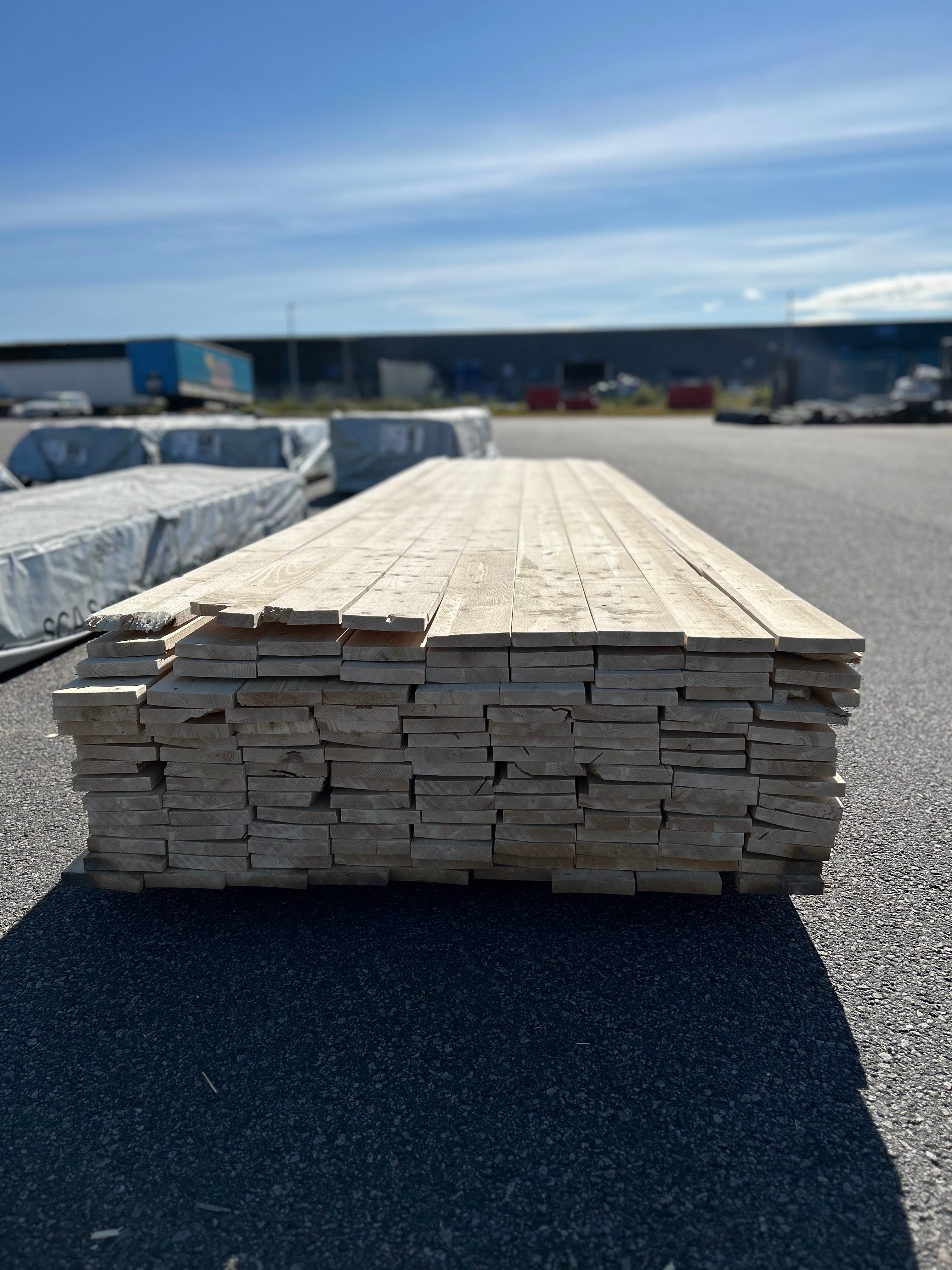 Paket Finsågad Panel 22x120mm 142st 4.80–5.40m – Andra sortering