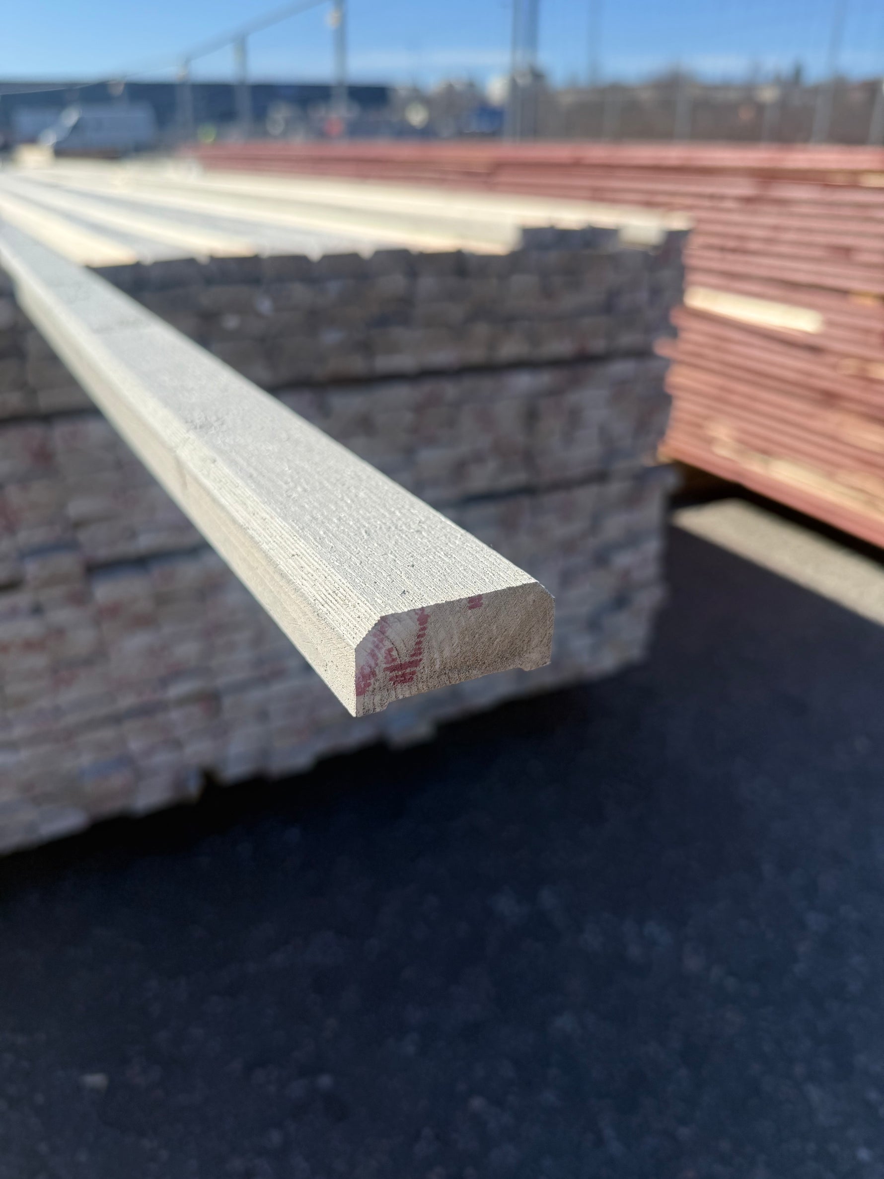 FÄRG? Paket lockläkt 22x45mm Gran MTO NCS mel Pc 4.80m 558st klibbig ljusgrå ingen färgkod - Spirec