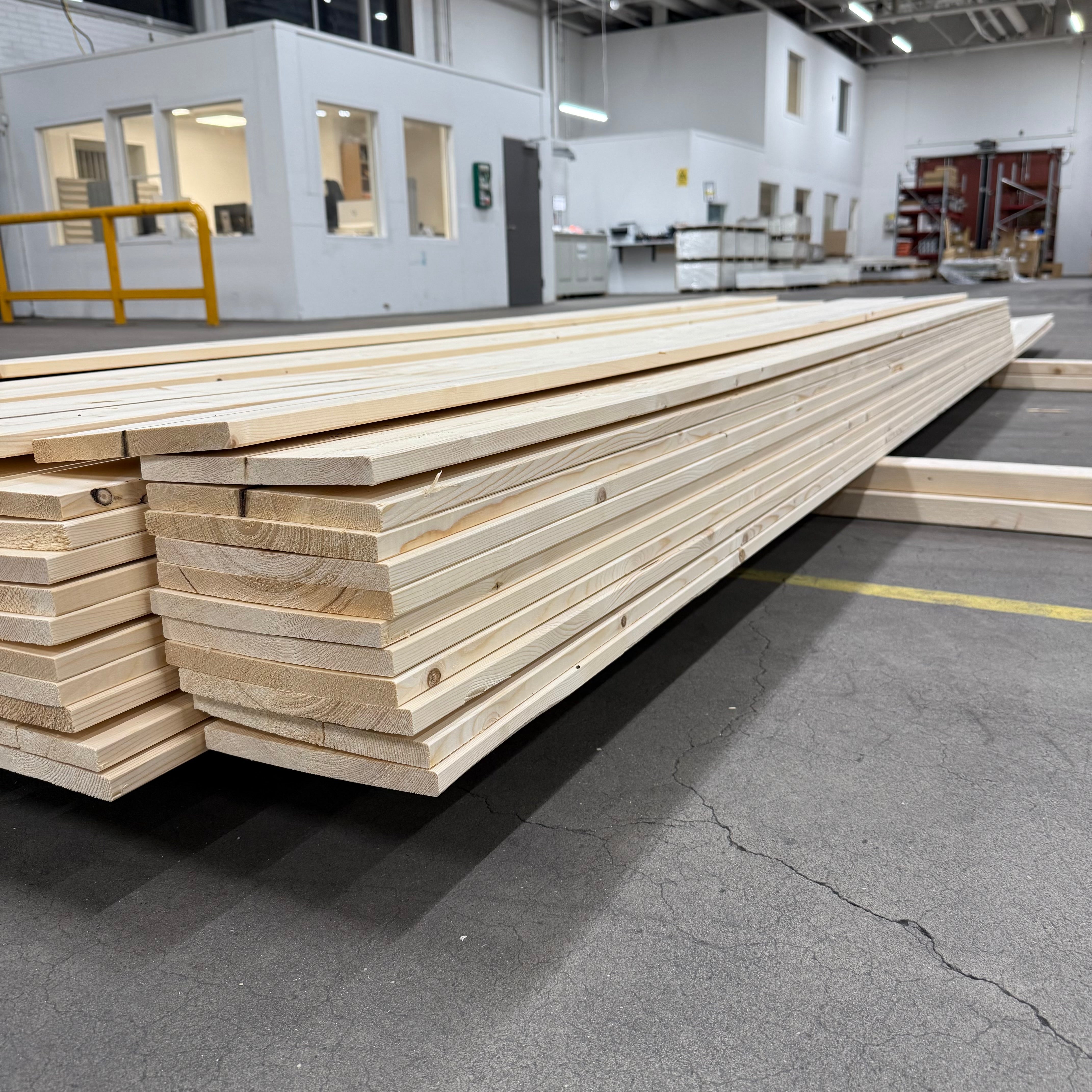 Paket Hyvlade Brädor 18x195mm – 56 st (3,3–5,5 m, gran, utskott)