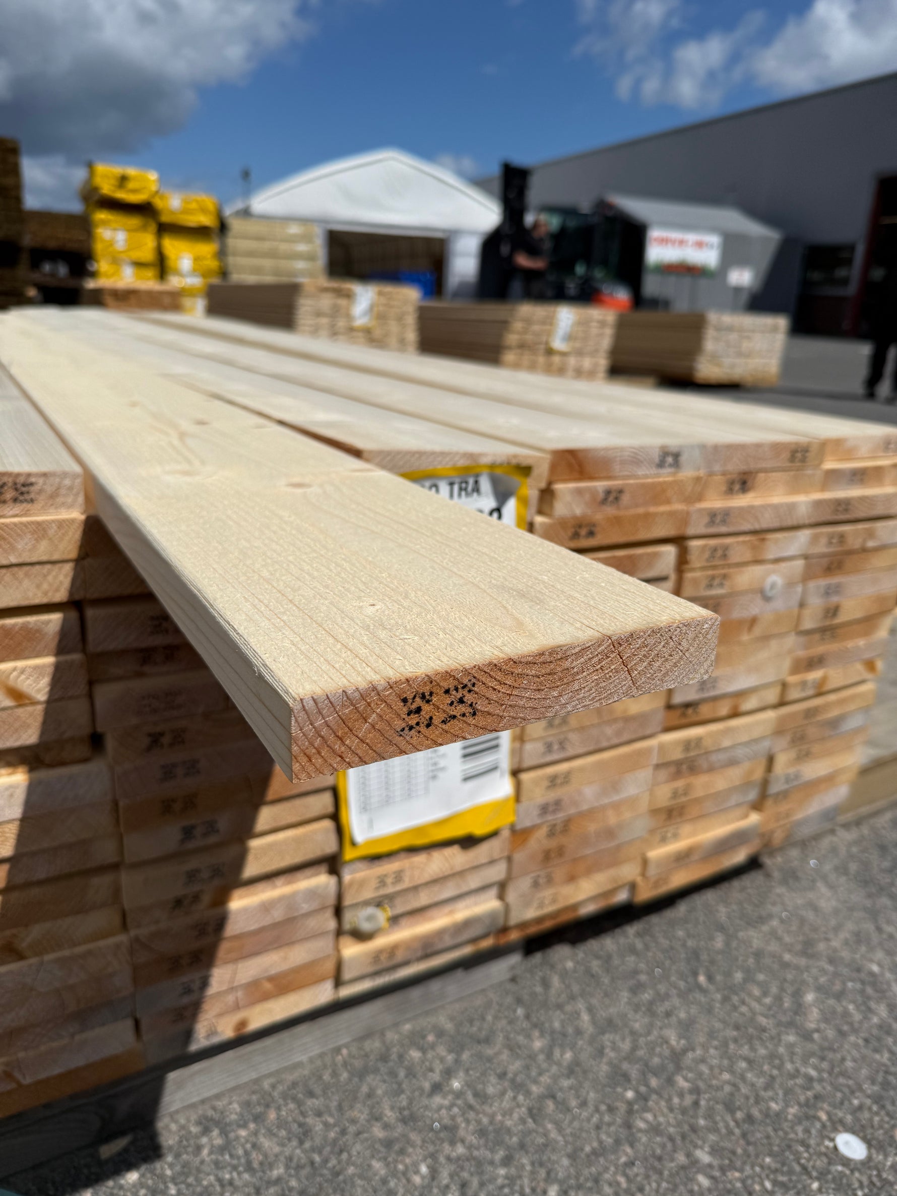 Paket Finsågade Brädor 28x170mm, 102st 3,30m