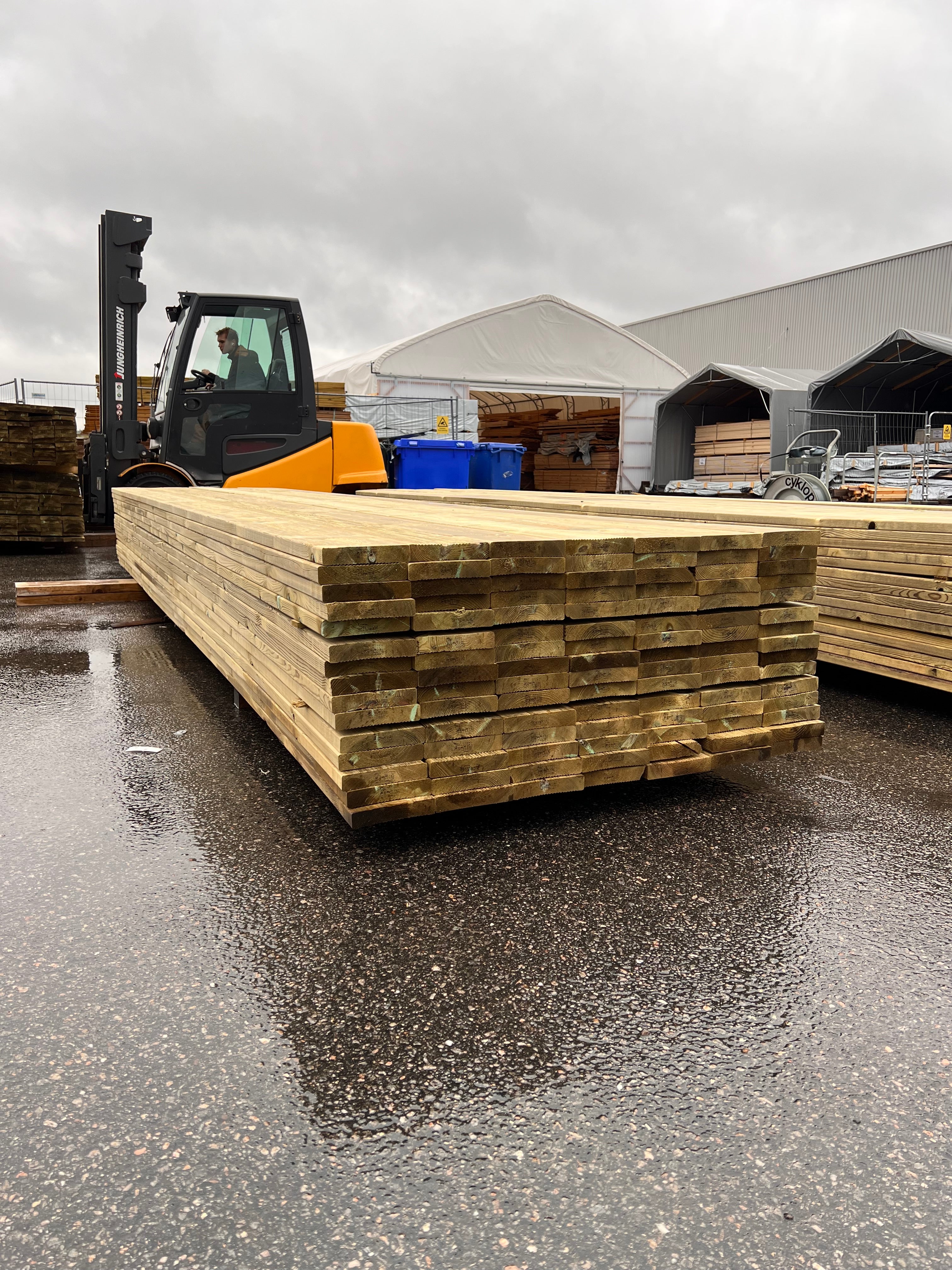 Paket Trall Rillad 28x145mm – 105 st 4.80m Tryckimpregnerad B-sort