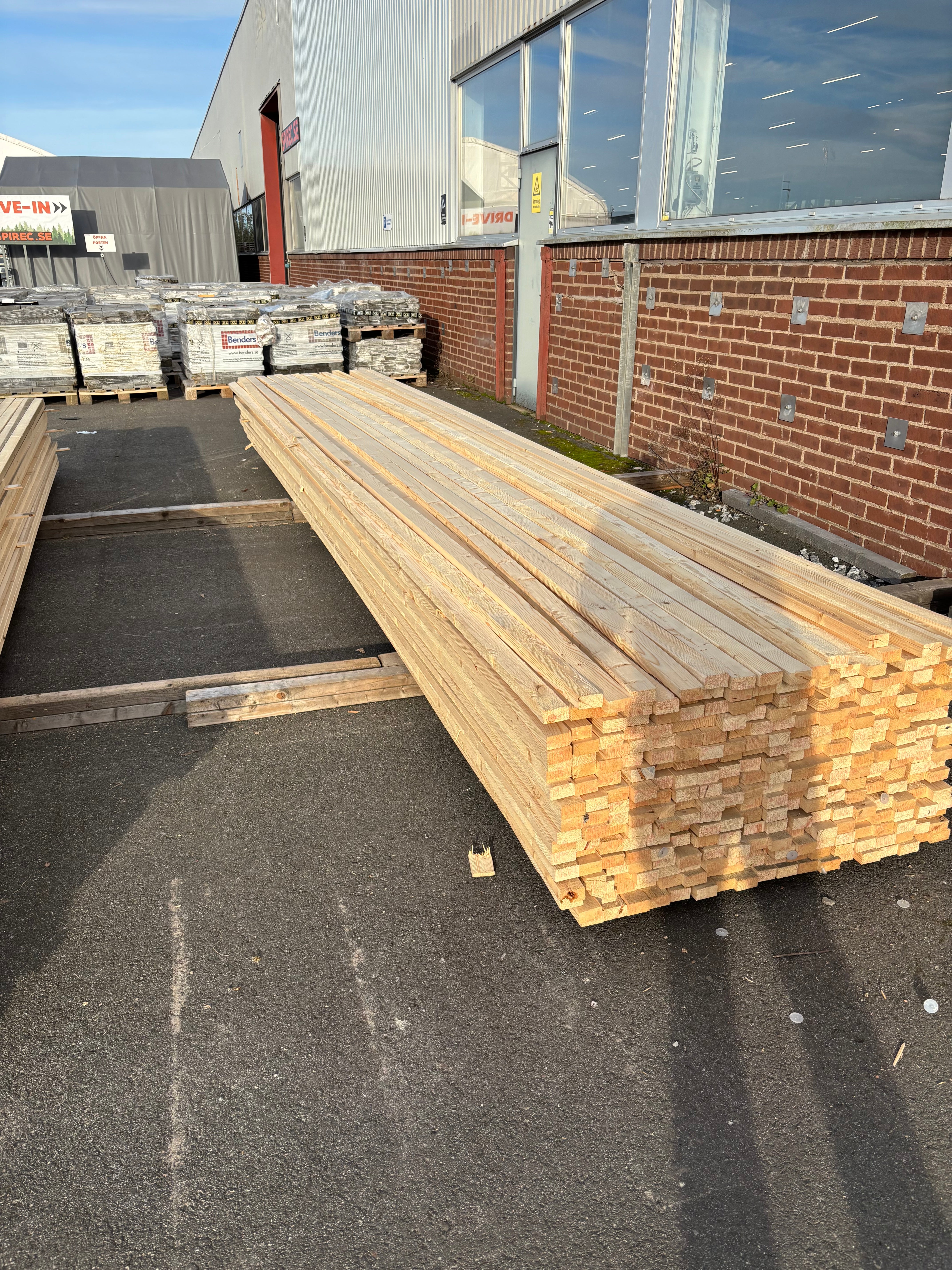 Paket Panel 28x51mm Finsågad – 272 st 5,40 m