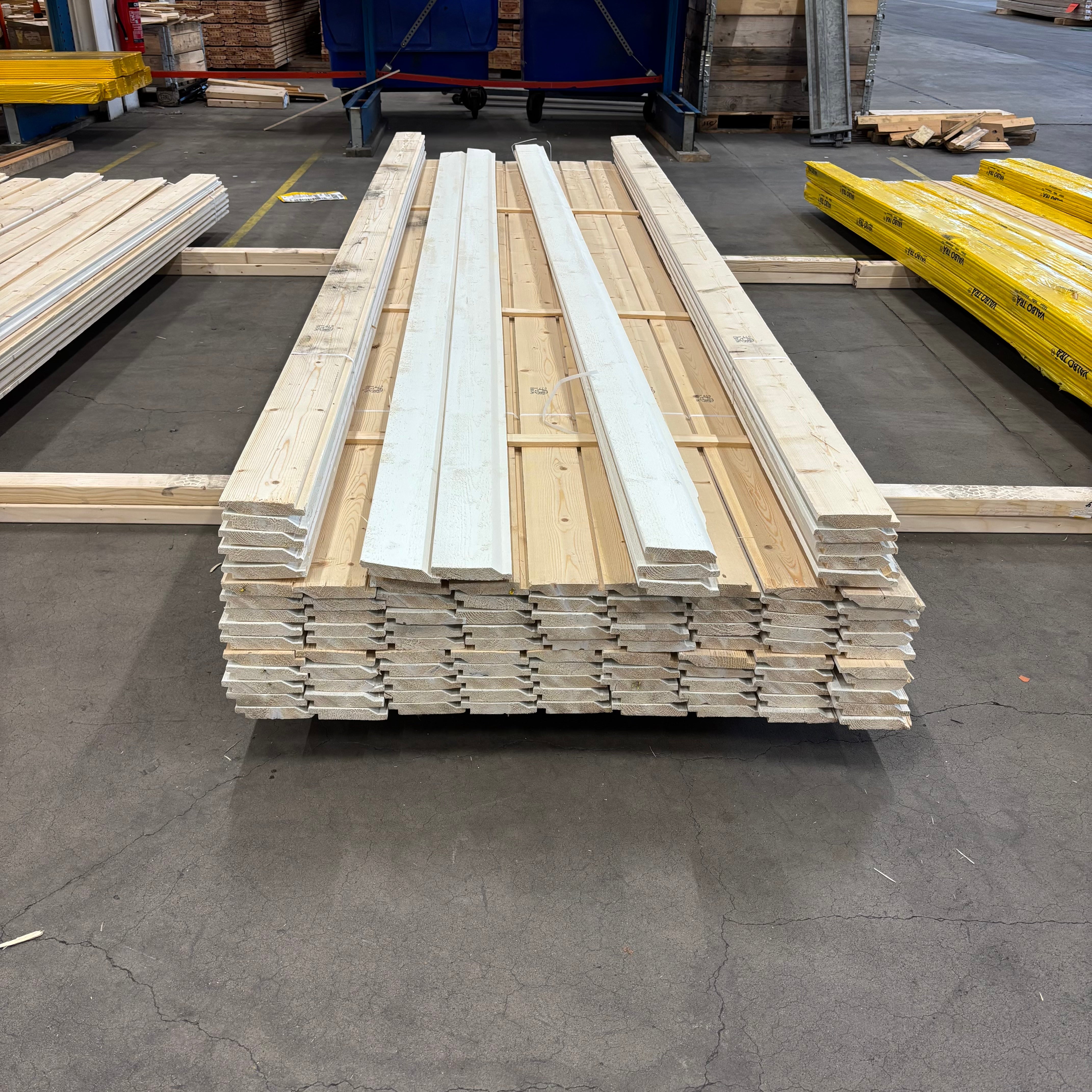 Paket Ytterpanel Enkelfas Fals 22x120mm 3,60m – 105 st (gran, grundmålad vit)