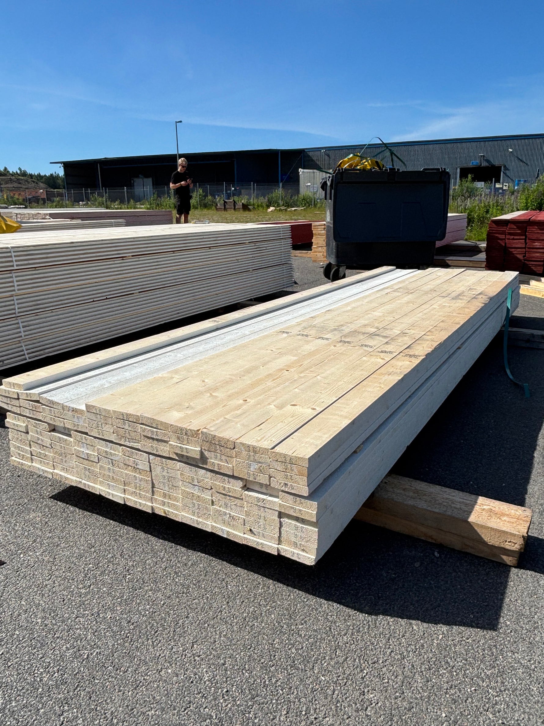 Paket Finsågade Brädor 22x95mm, 118st 3.60m Grundmålade