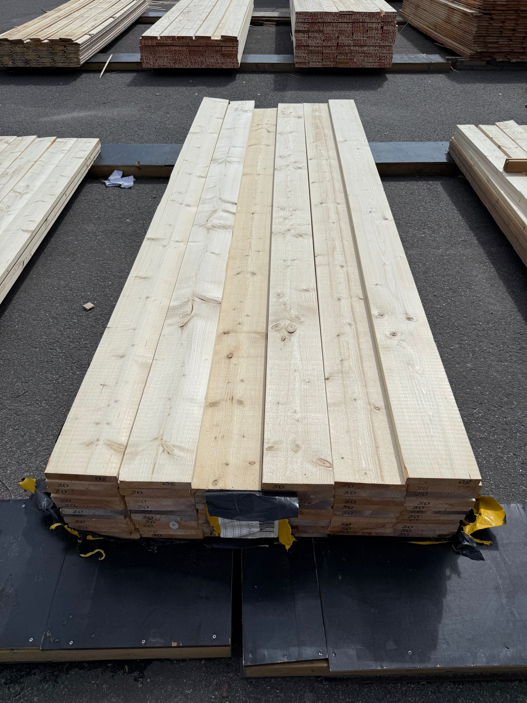 Paket Finsågade Brädor 28x170mm, 62st 3,0m