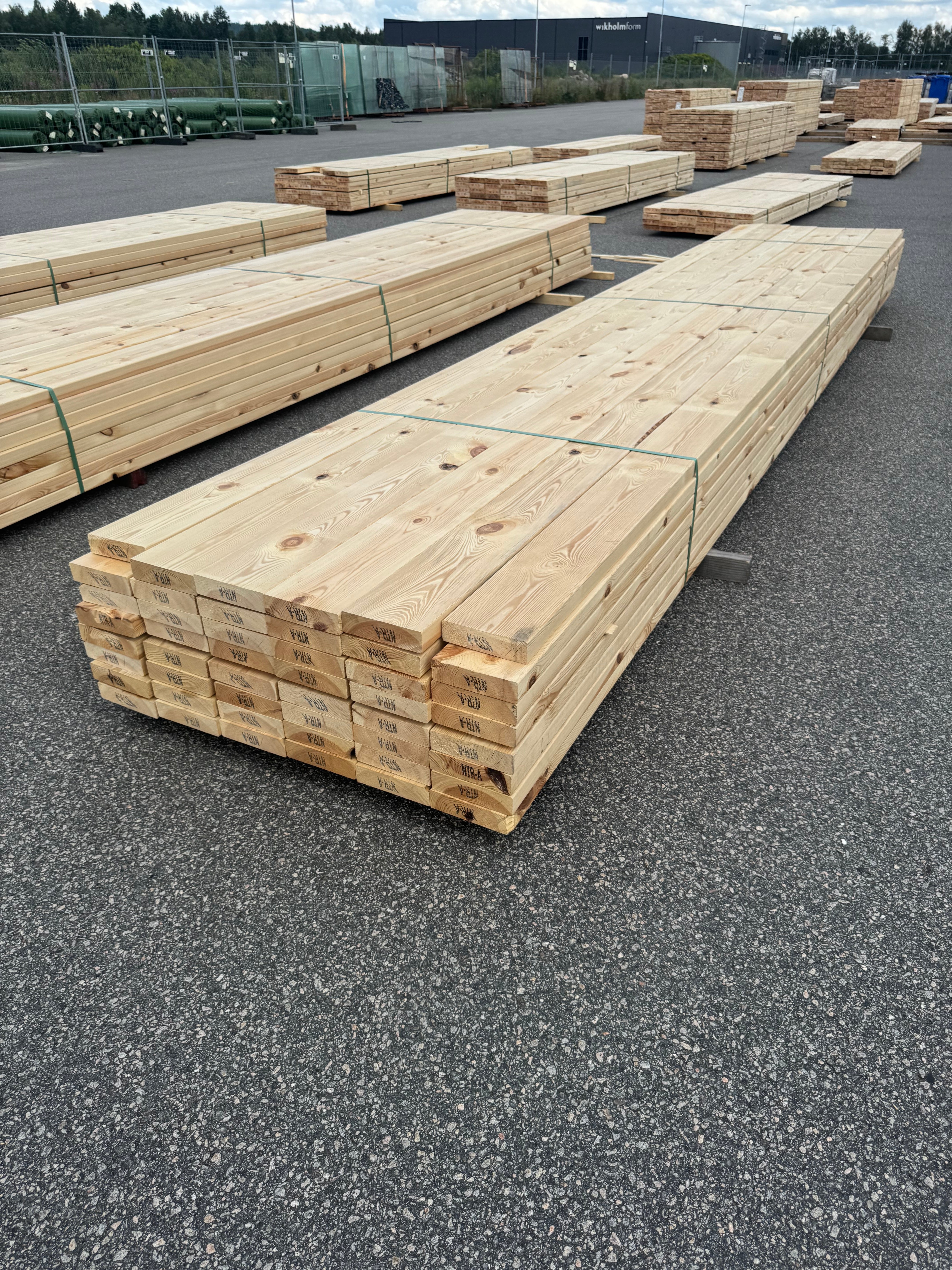 Paket Reglar 45x170 – 48 st (5,40 m, furu)