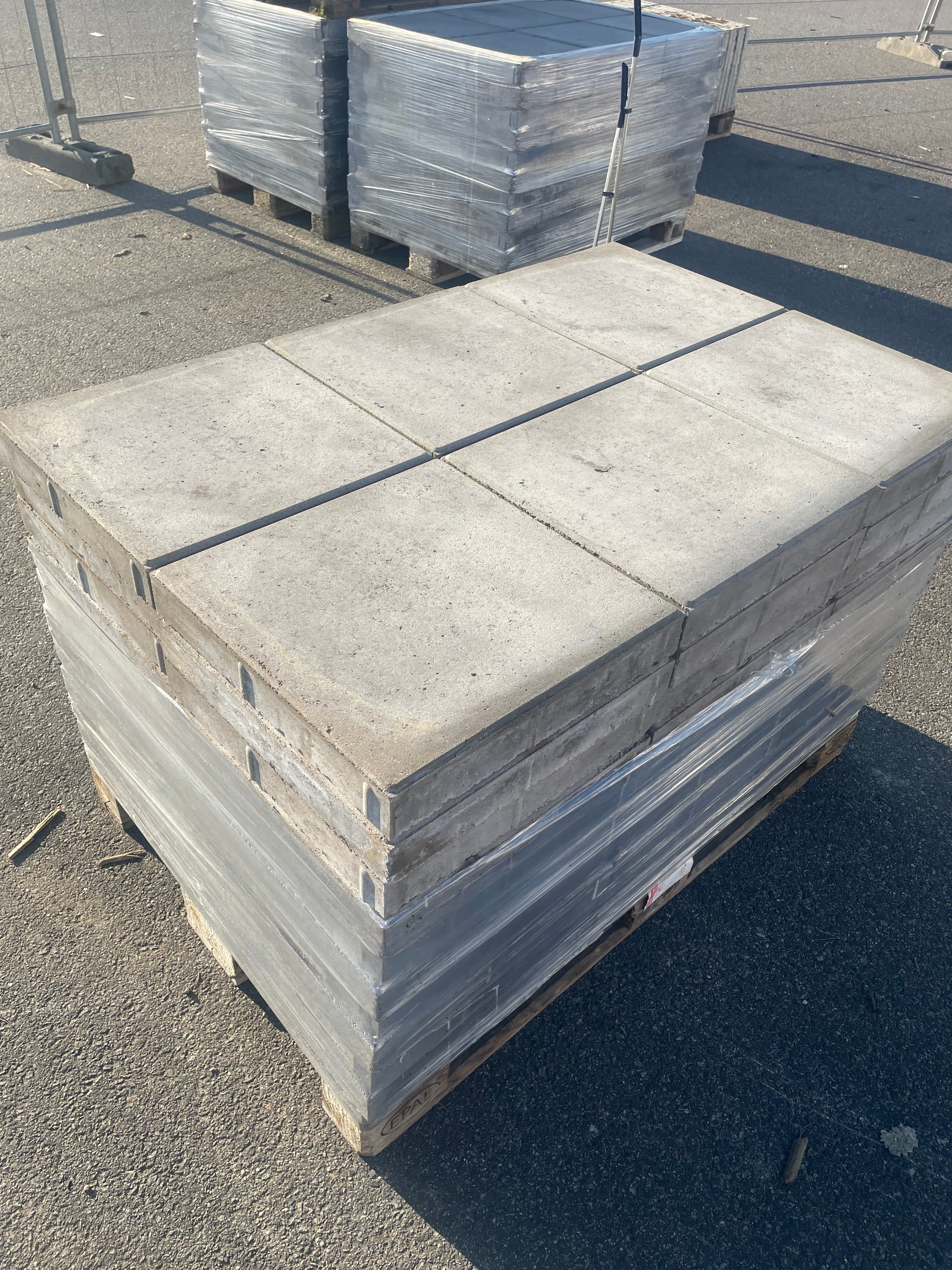 Betongplatta Premium 400x400x60 mm – Naturgrå (S:t Eriks, Andrasortering)