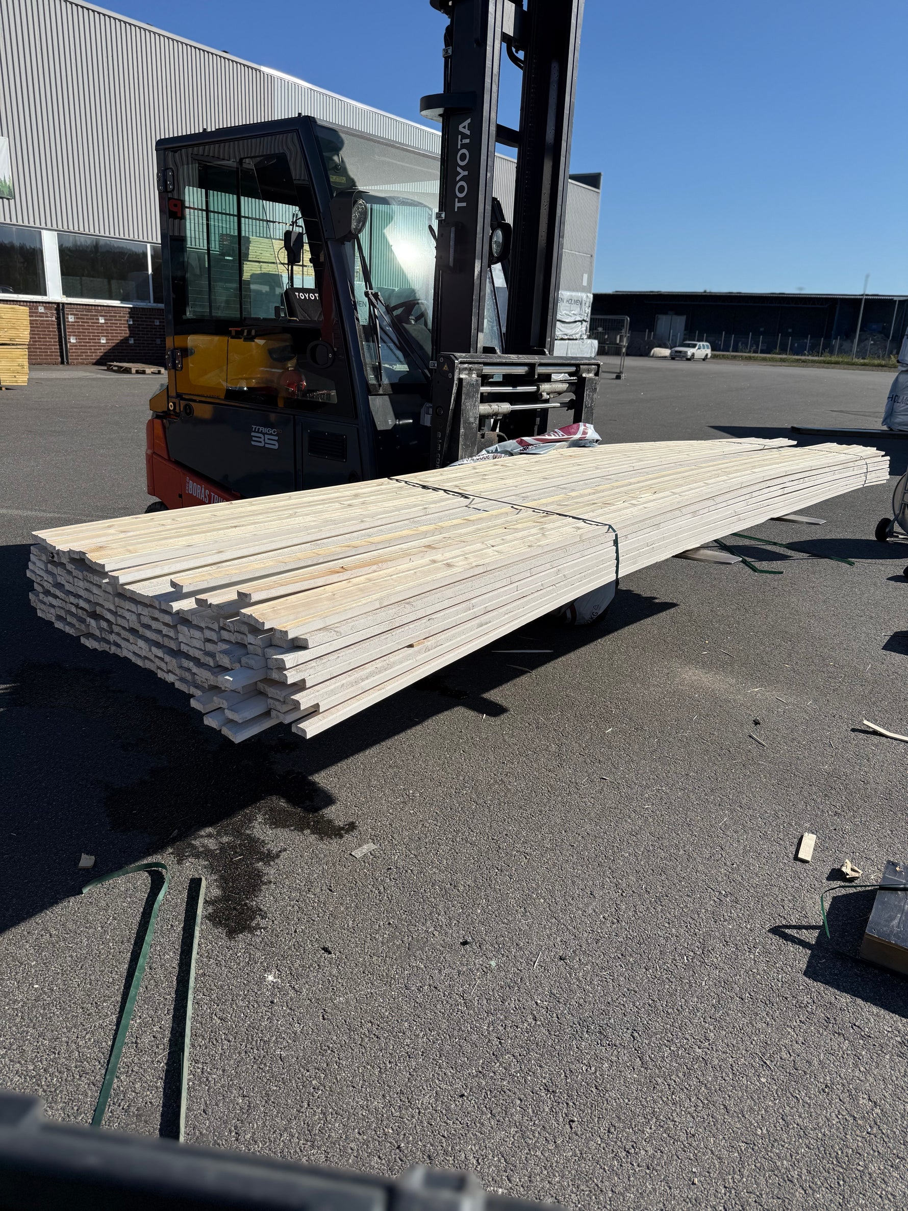 Paket Lockläkt 22x45mm, 170st 4.80m- Grundmålade