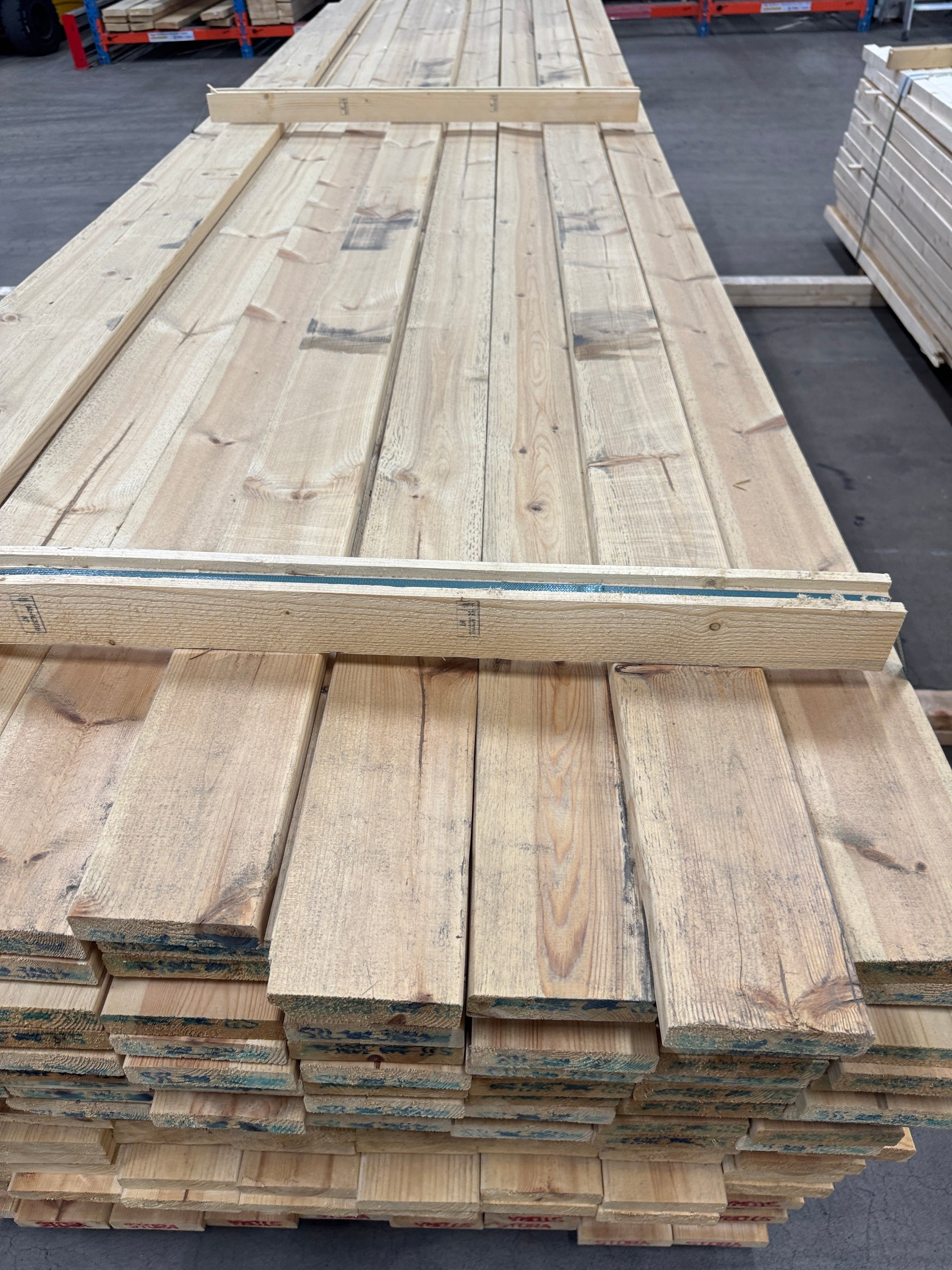 3 paket Trall 28x120mm 4,20m – 200 st Felhyvlad